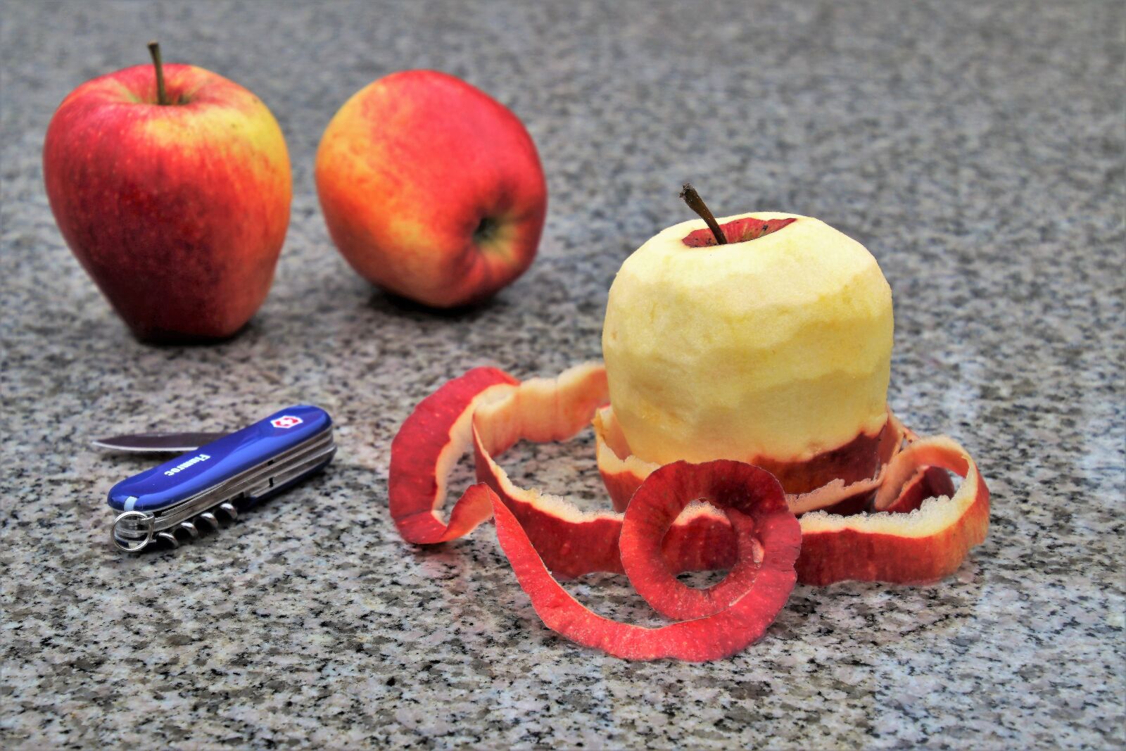 Canon EOS 80D sample photo. Apple, the freshness, whole photography
