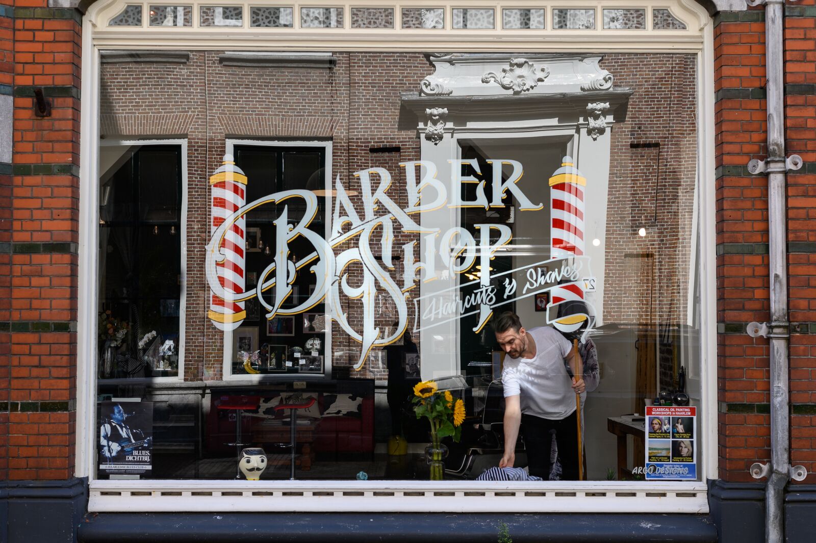 Nikon Z6 sample photo. Barbershop, amsterdam, window photography