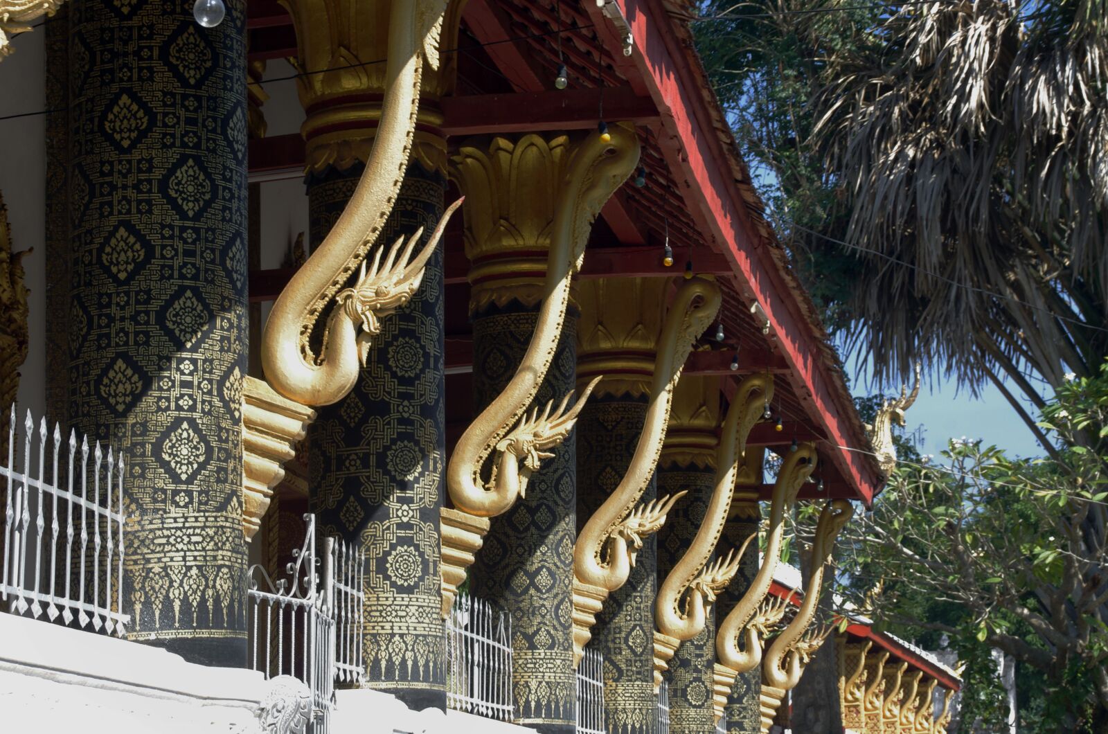 Pentax K-5 sample photo. Laos, vientiane, temple photography