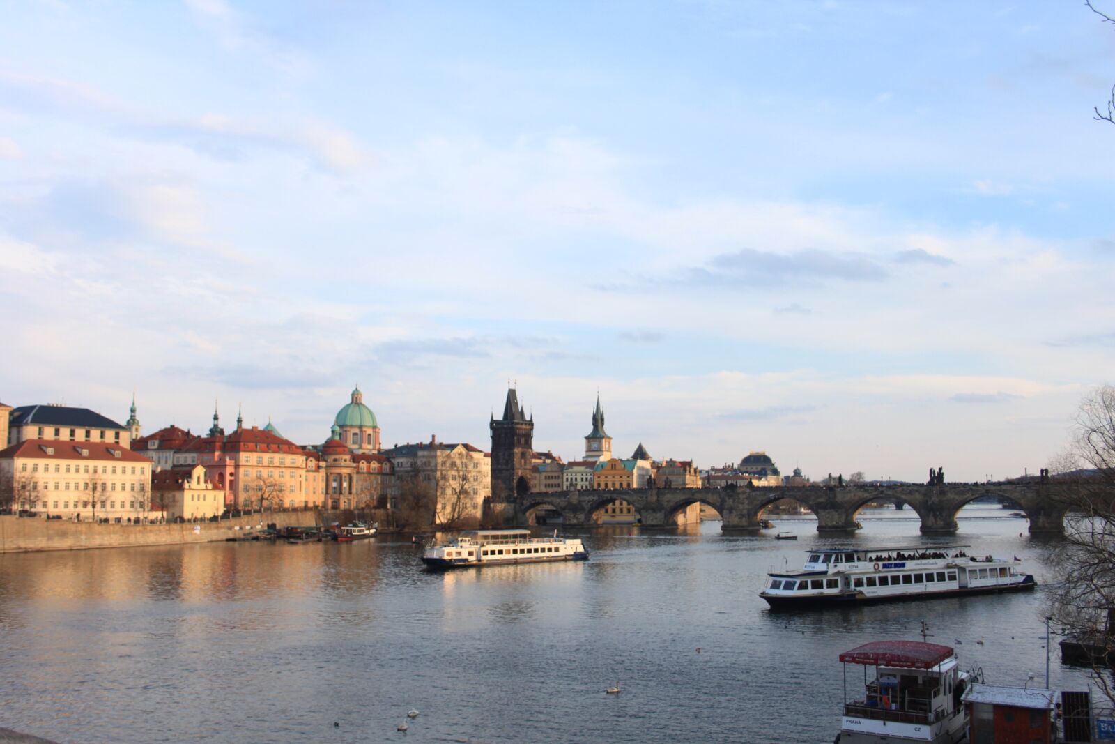 Canon EOS 500D (EOS Rebel T1i / EOS Kiss X3) sample photo. Vltava, ship, prague photography