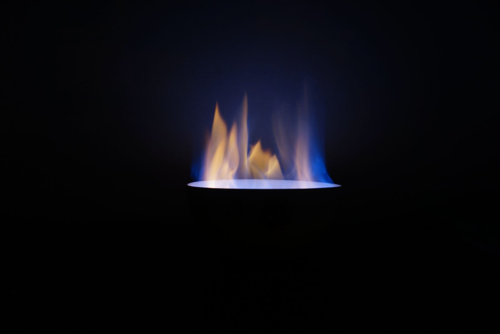 Sony a6000 sample photo. Flame, blue, beating photography