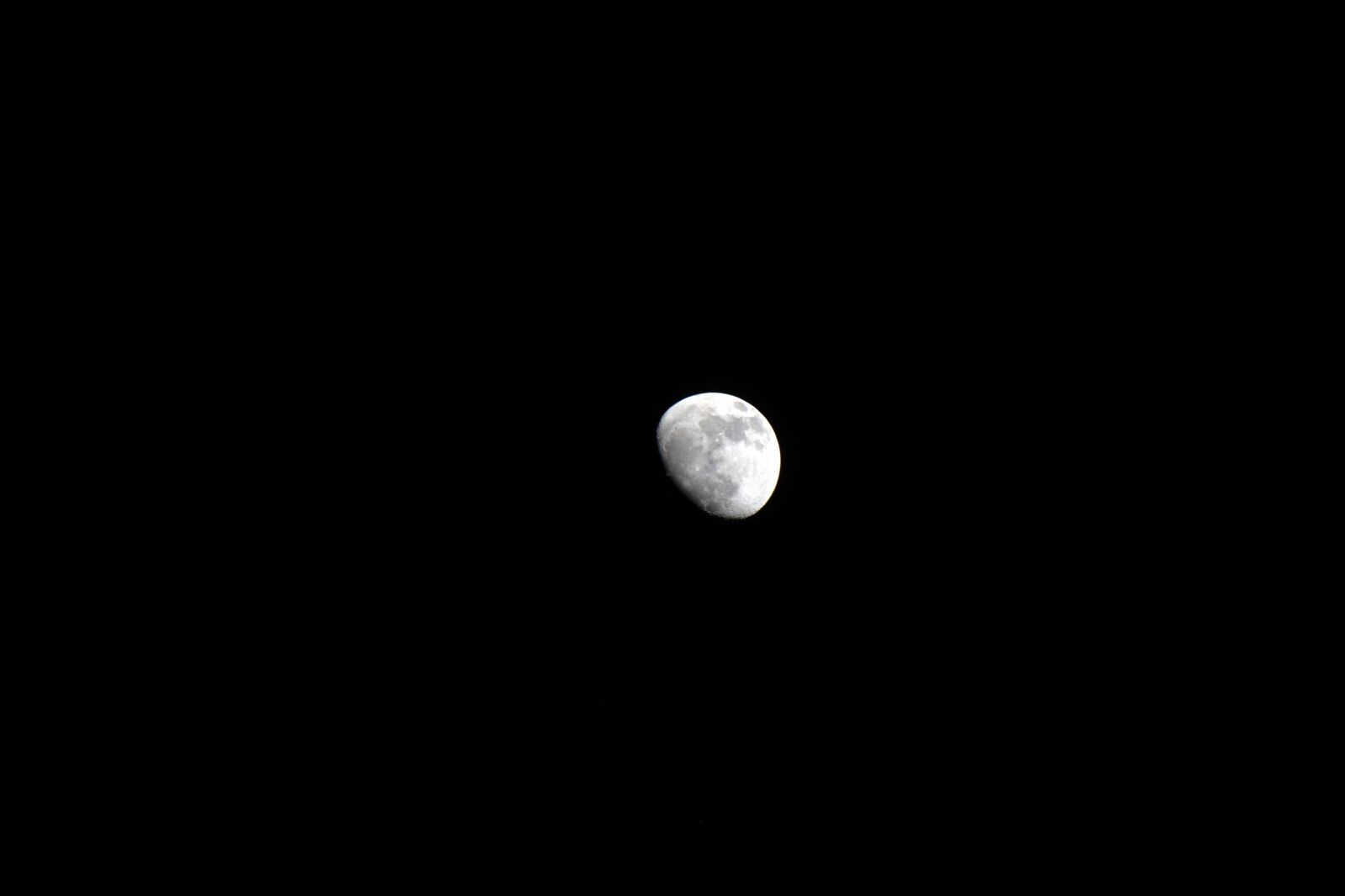 Canon EOS 1300D (EOS Rebel T6 / EOS Kiss X80) sample photo. Moon, month, sky photography