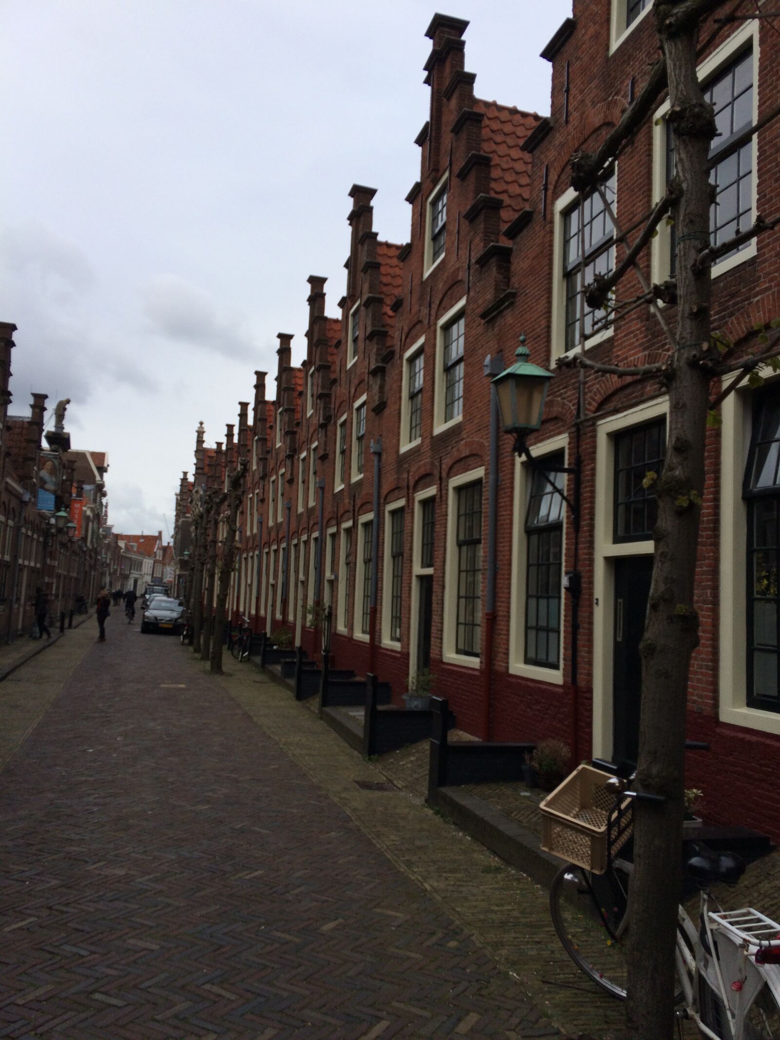 iPhone 5s back camera 4.15mm f/2.2 sample photo. Gabled houses, dutch, street photography