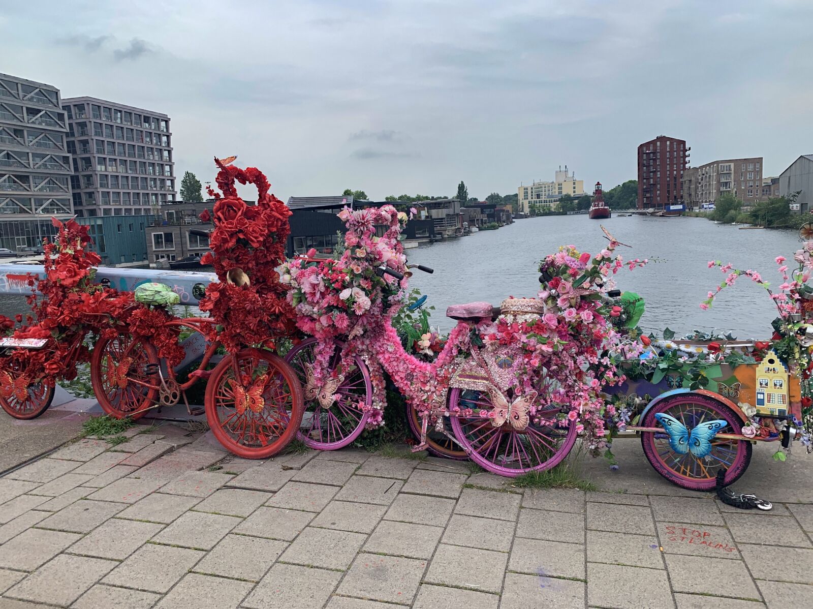 iPhone XR back camera 4.25mm f/1.8 sample photo. Amsterdam, holland, netherlands photography