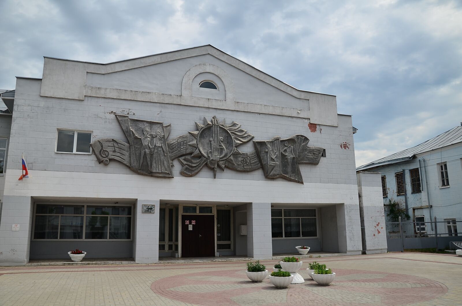 Nikon D7000 sample photo. Architecture, building, bas relief photography