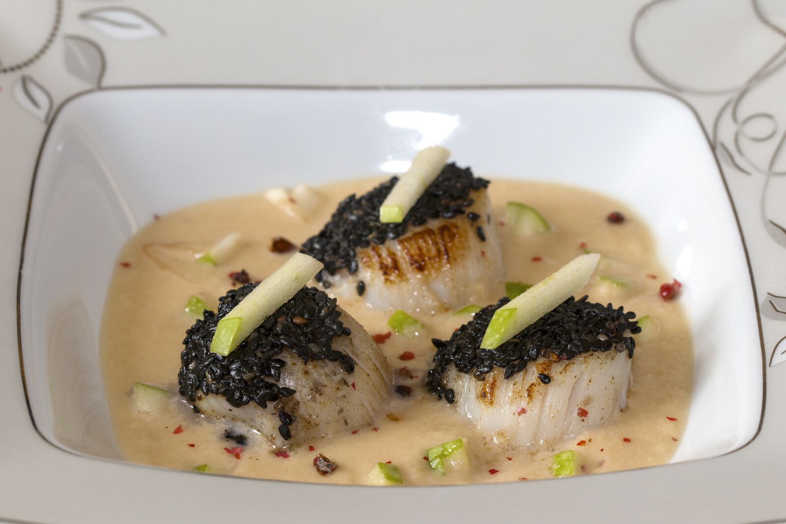 Canon EOS 70D sample photo. Culinary, nuts st-jacques, sesame photography