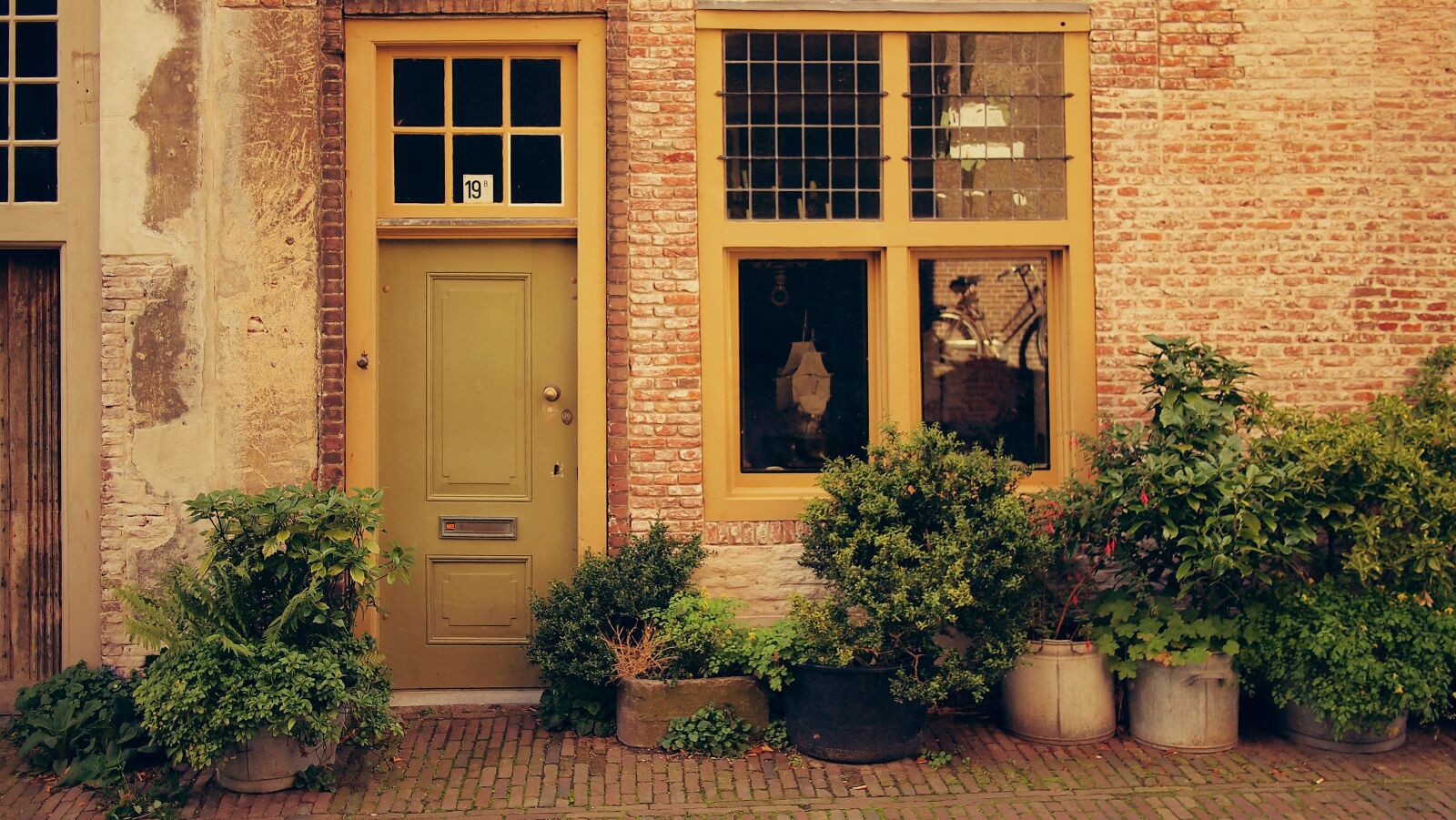 Olympus PEN E-PL1 sample photo. Street, leiden, netherlands photography