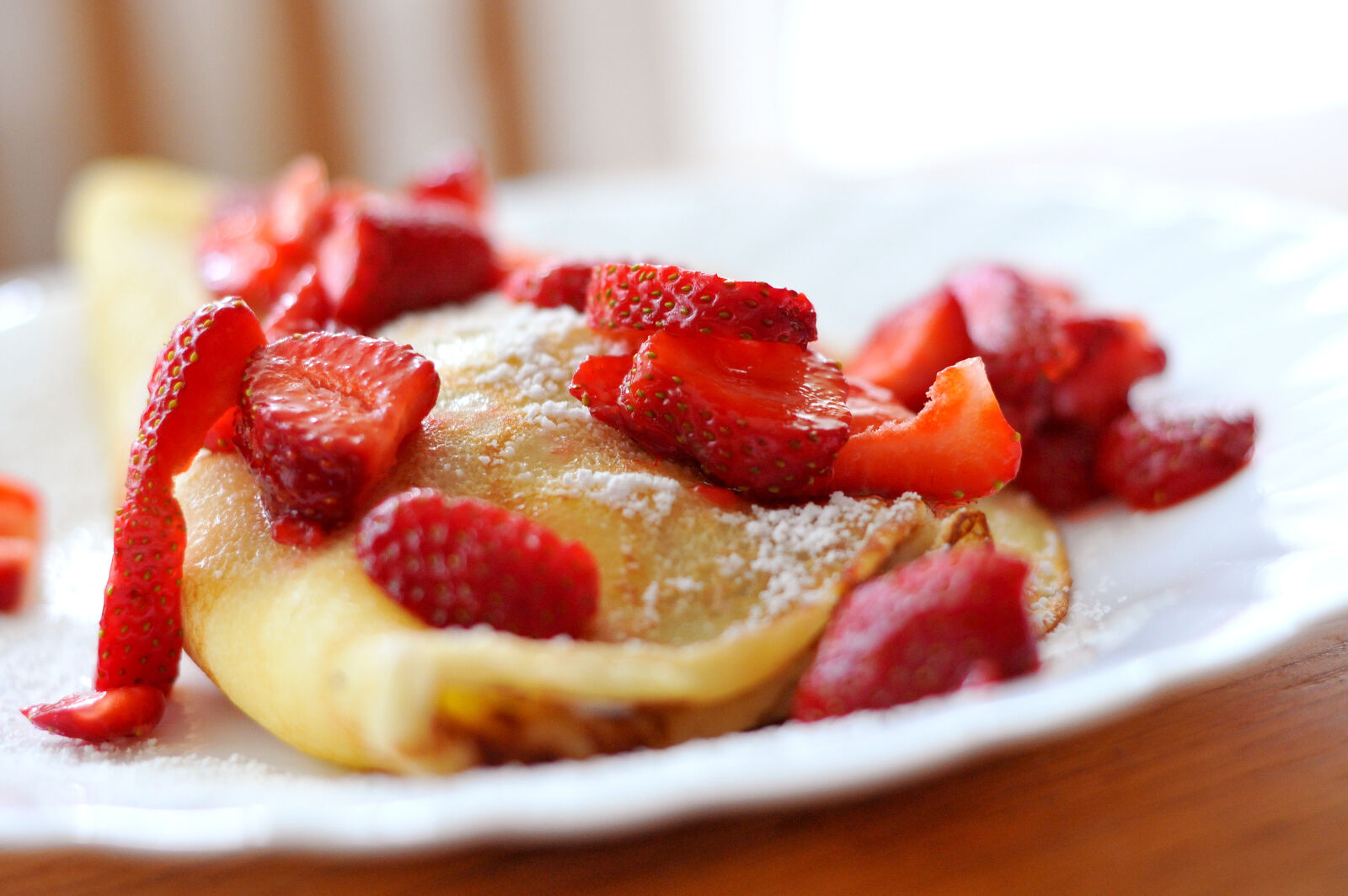 Nikon D300S + Nikon AF Nikkor 50mm F1.8D sample photo. Crepe, with, sliced, strawberries photography