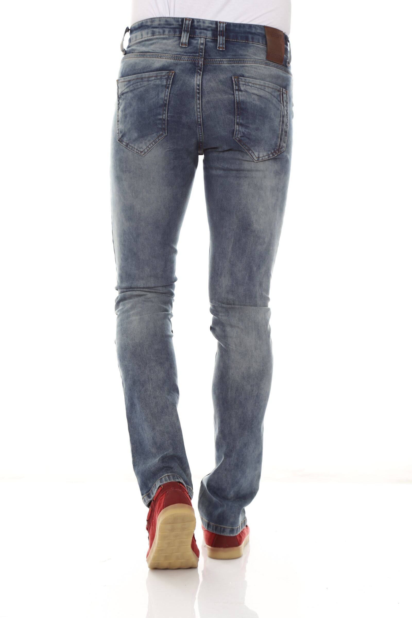 Canon EOS 6D + Canon EF 24-105mm F4L IS USM sample photo. Pants, denim, shoes photography