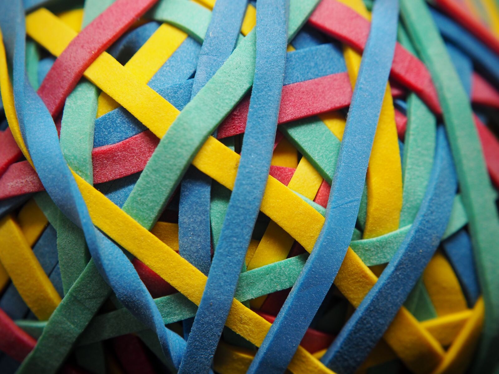 Olympus OM-D E-M10 sample photo. Rubber band, colorful, knot photography