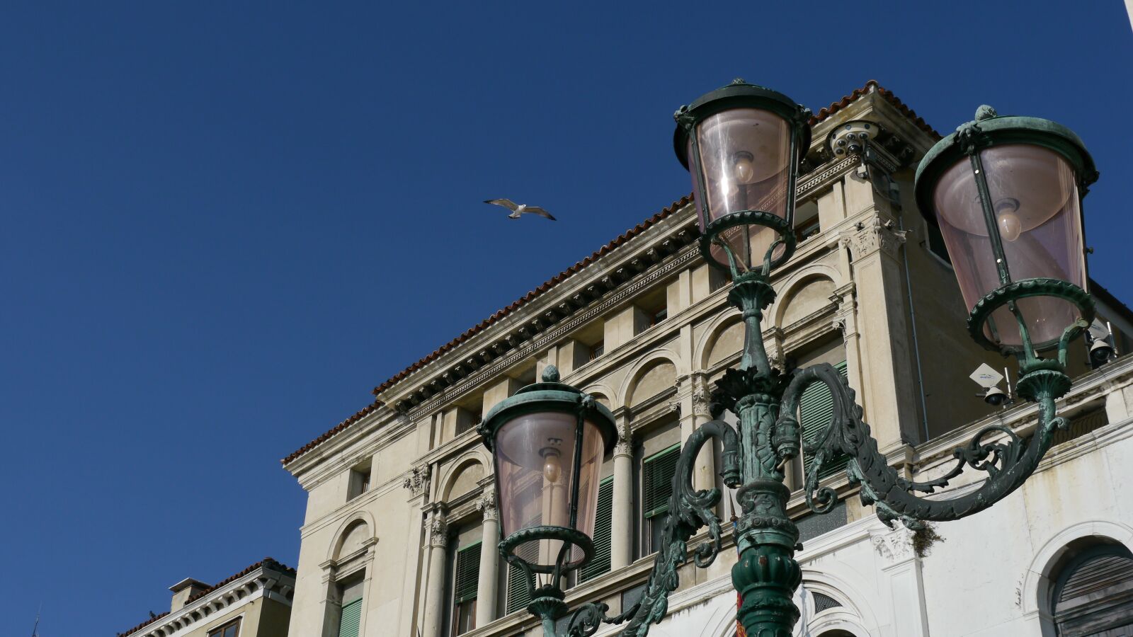 Panasonic Lumix DMC-GH2 sample photo. Venice, italy, lantern photography