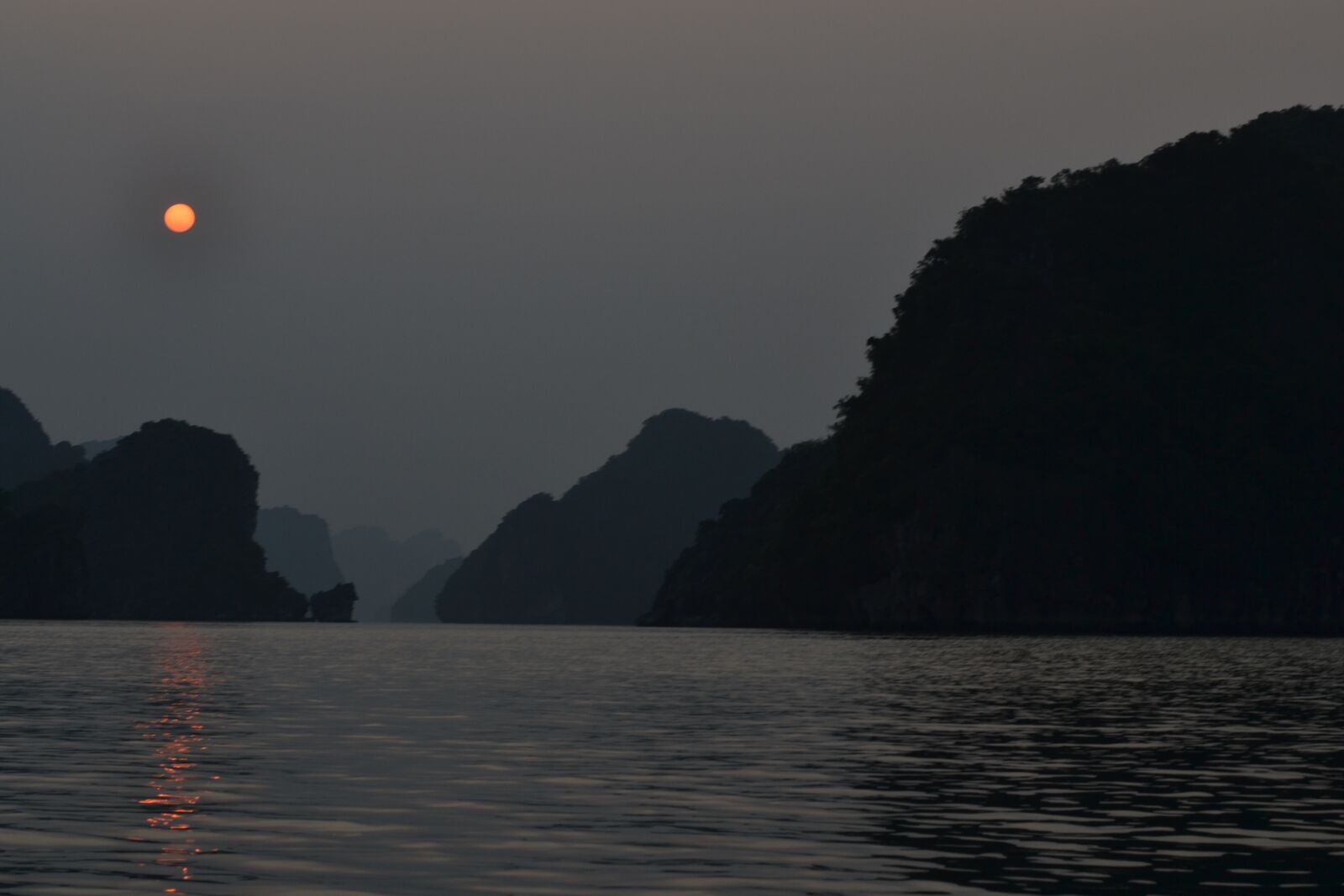 Nikon D3100 sample photo. Ha long bay, viernam photography