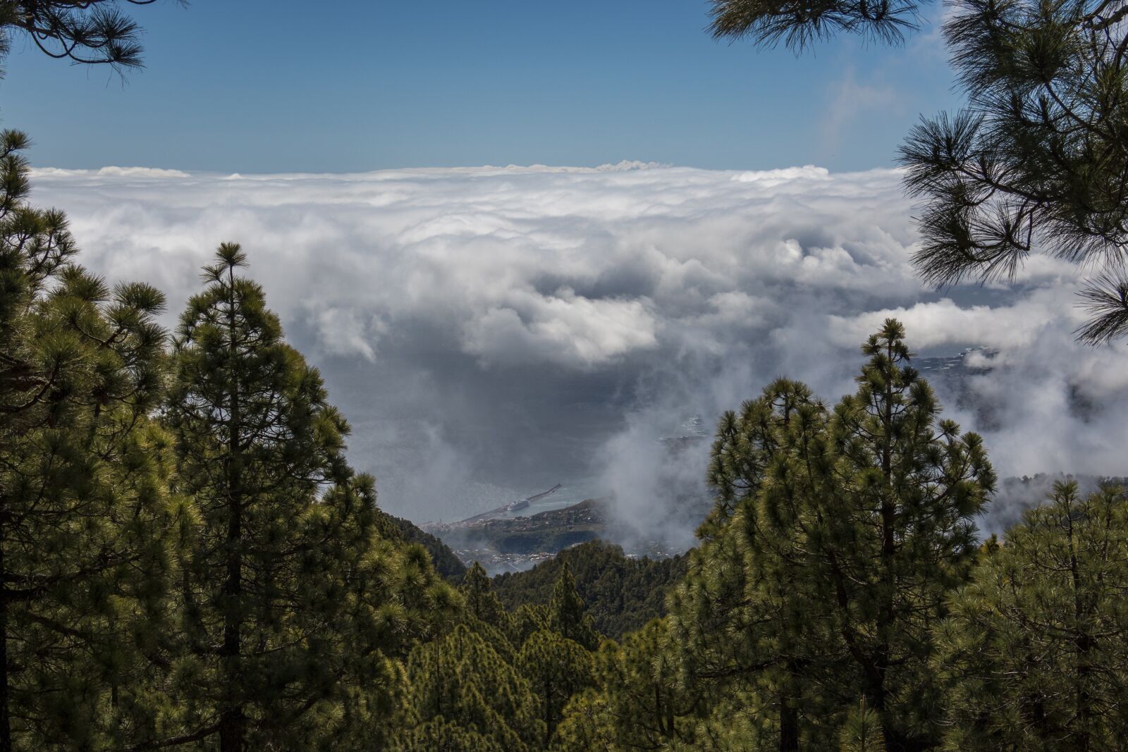 Canon EOS 70D sample photo. Clouds, mountains, sky photography
