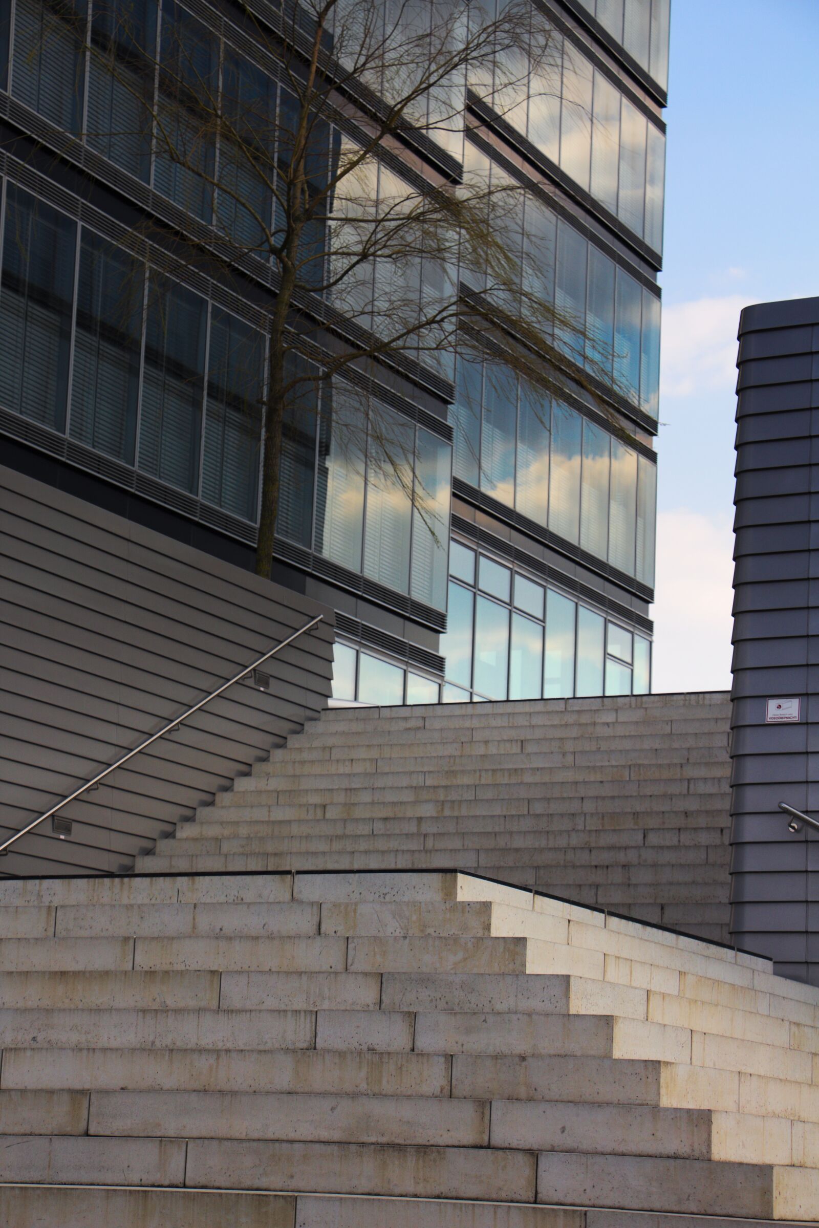 Canon EOS 700D (EOS Rebel T5i / EOS Kiss X7i) sample photo. Cologne, architecture, building photography
