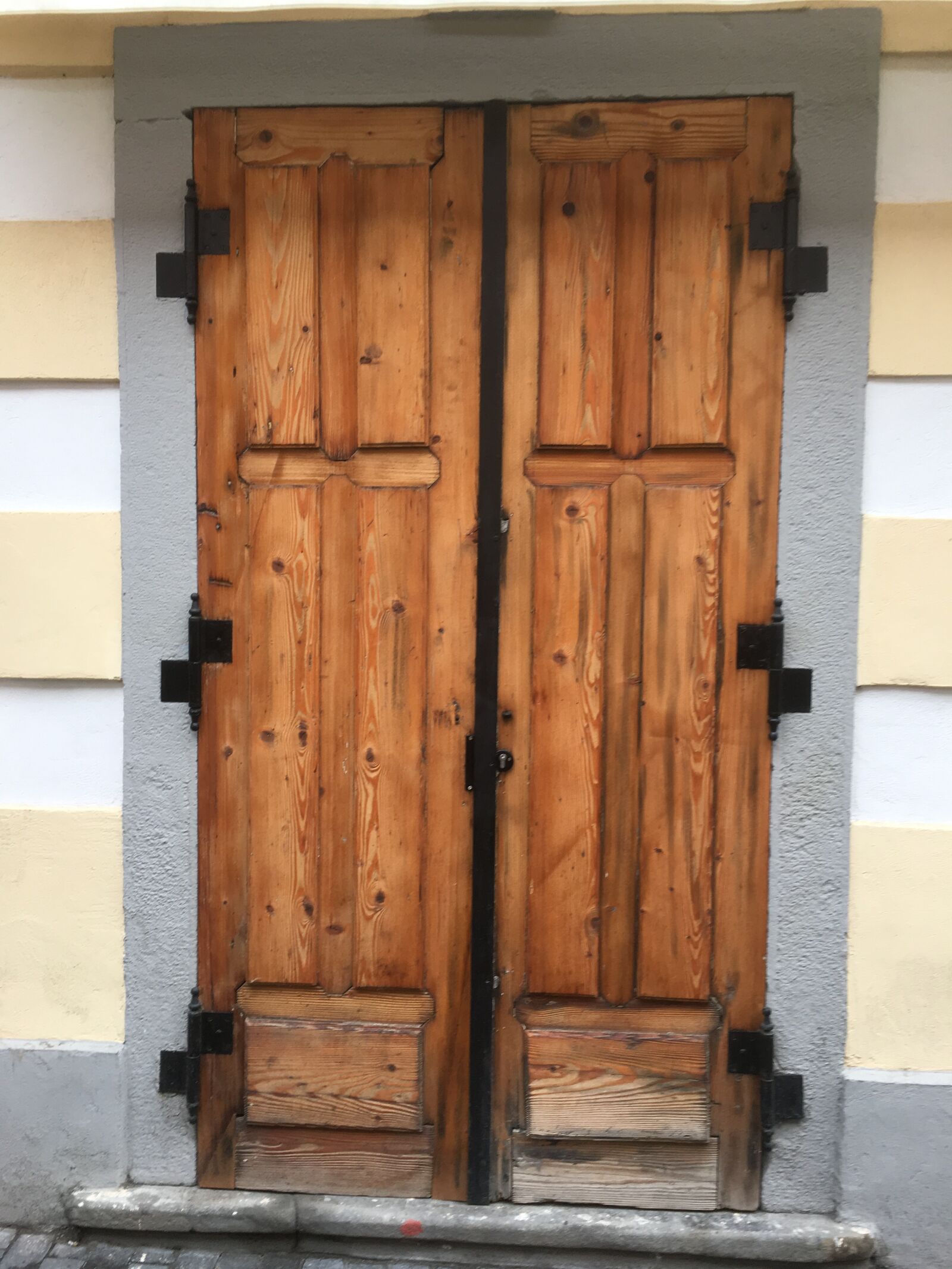 Apple iPhone 6s sample photo. Door, input, goal photography