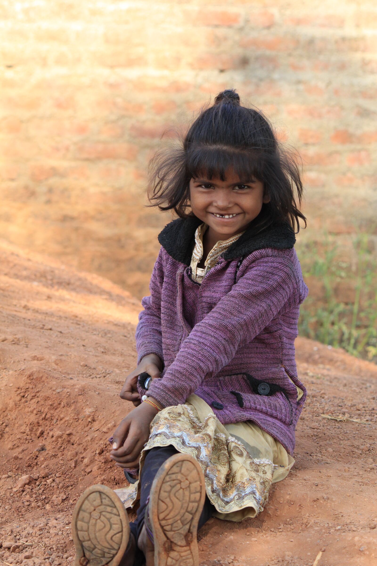 Canon EOS 700D (EOS Rebel T5i / EOS Kiss X7i) sample photo. Poor girl, happy, girl photography