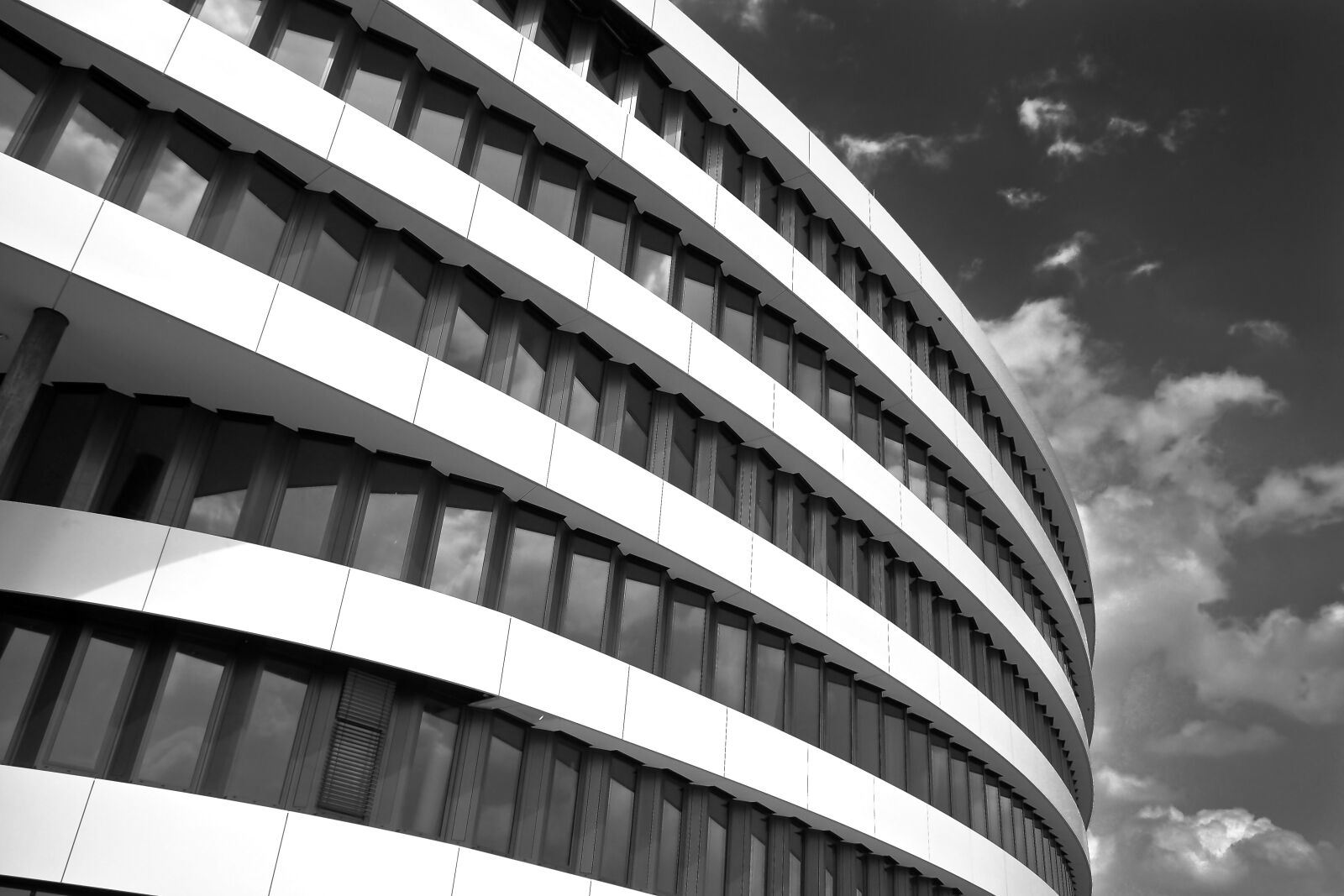Olympus OM-D E-M10 sample photo. Architecture, skyscraper, glass facades photography