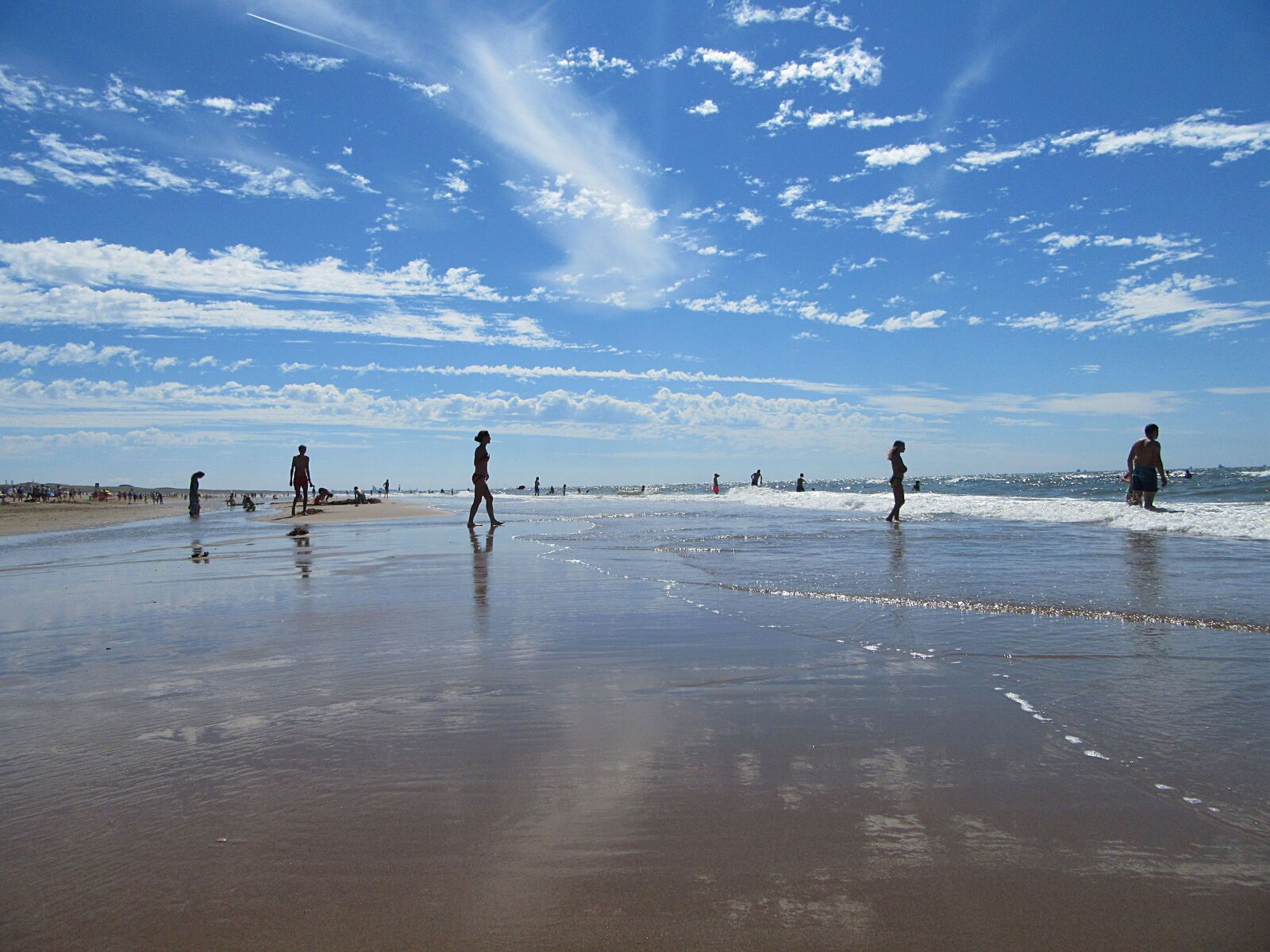 Canon PowerShot SX610 HS sample photo. North sea, beach, mirror photography