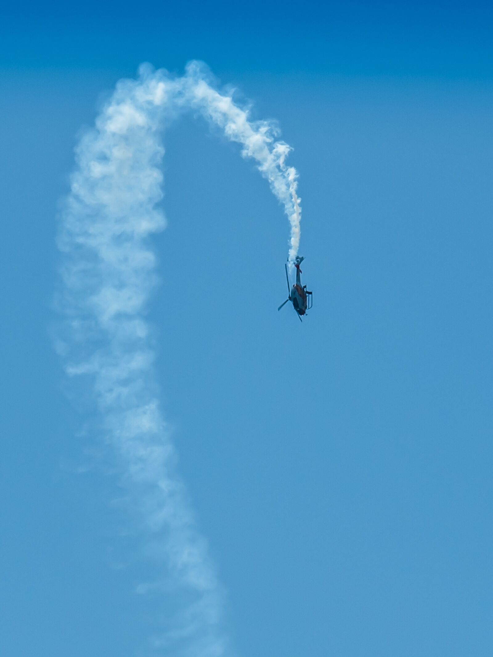 Olympus OM-D E-M5 II sample photo. Air festival, helic pero photography