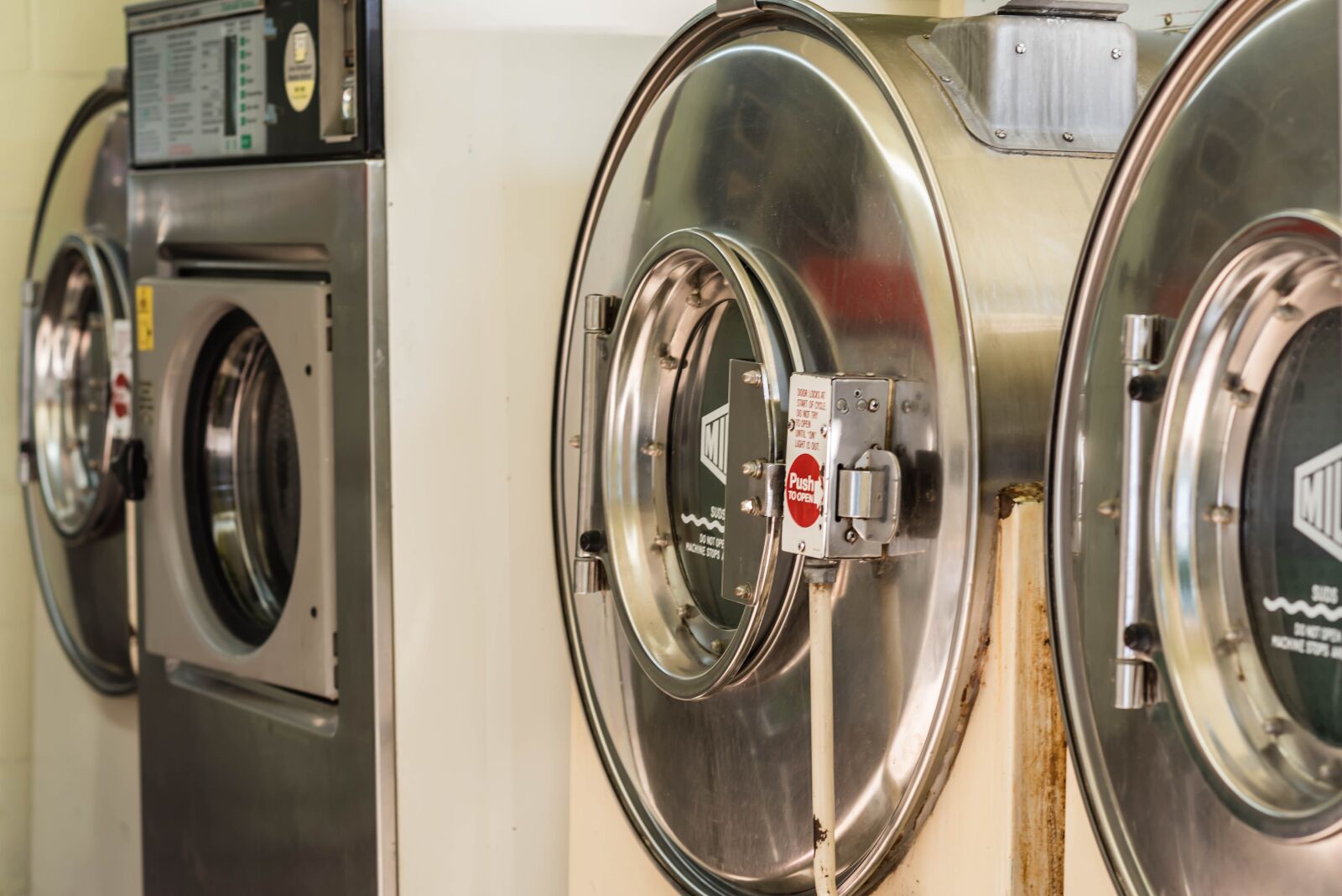 Nikon D750 sample photo. Dryer, laundromat, dirty photography