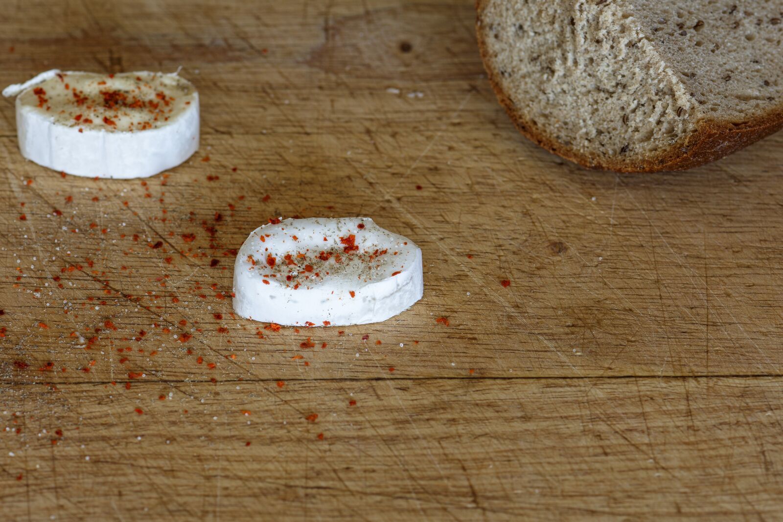 Nikon D7200 sample photo. Cheese, bread, chili photography