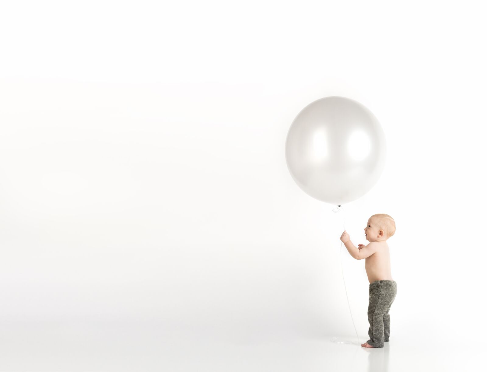 Nikon D5 sample photo. Balloons, child, baby photography