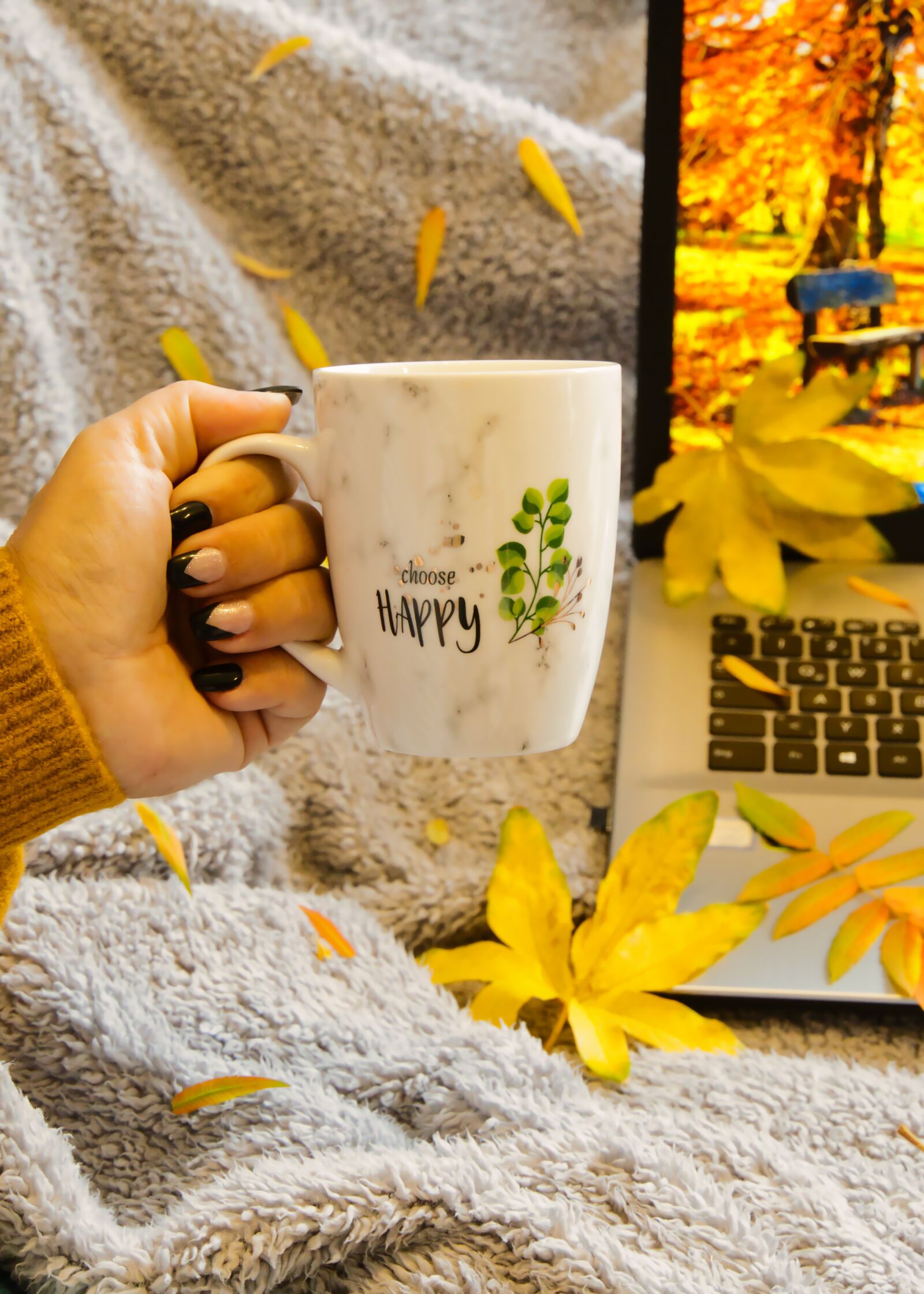 Sony a6400 sample photo. Coffee, laptop, blanket photography