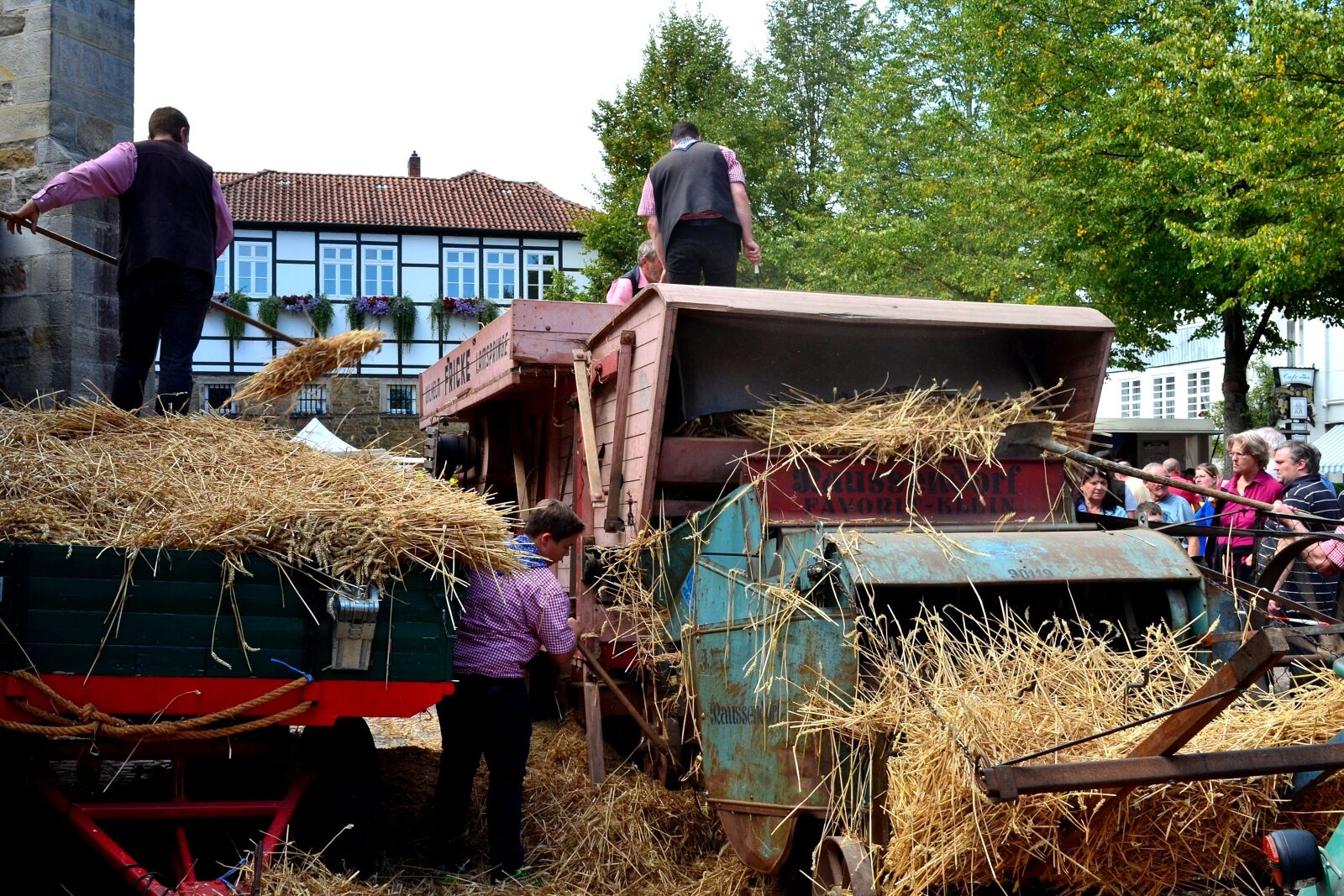 Nikon D5100 sample photo. Thresher, grain threshing, historically photography
