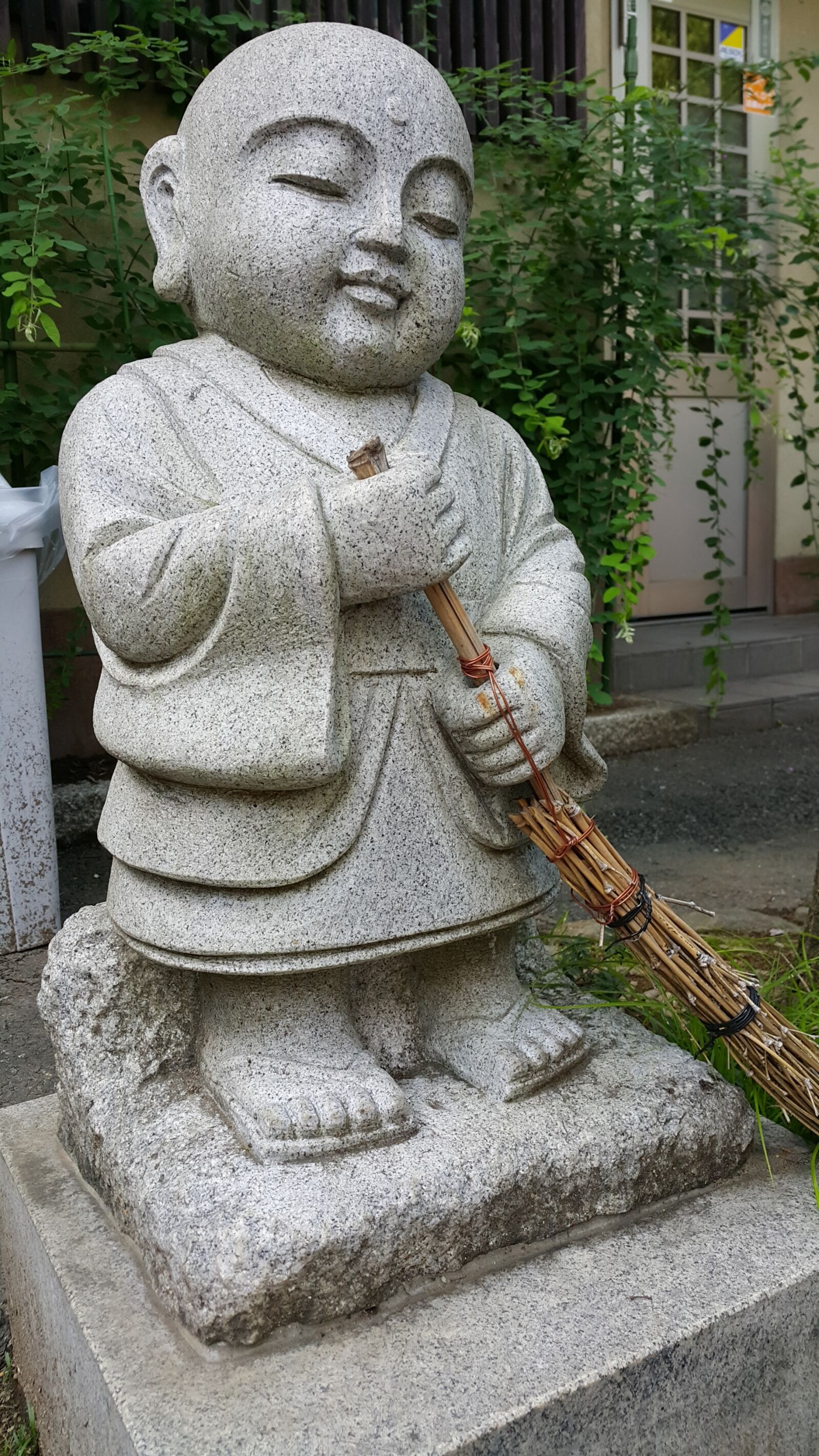 Samsung Galaxy Note4 sample photo. Japan, doll, monks photography
