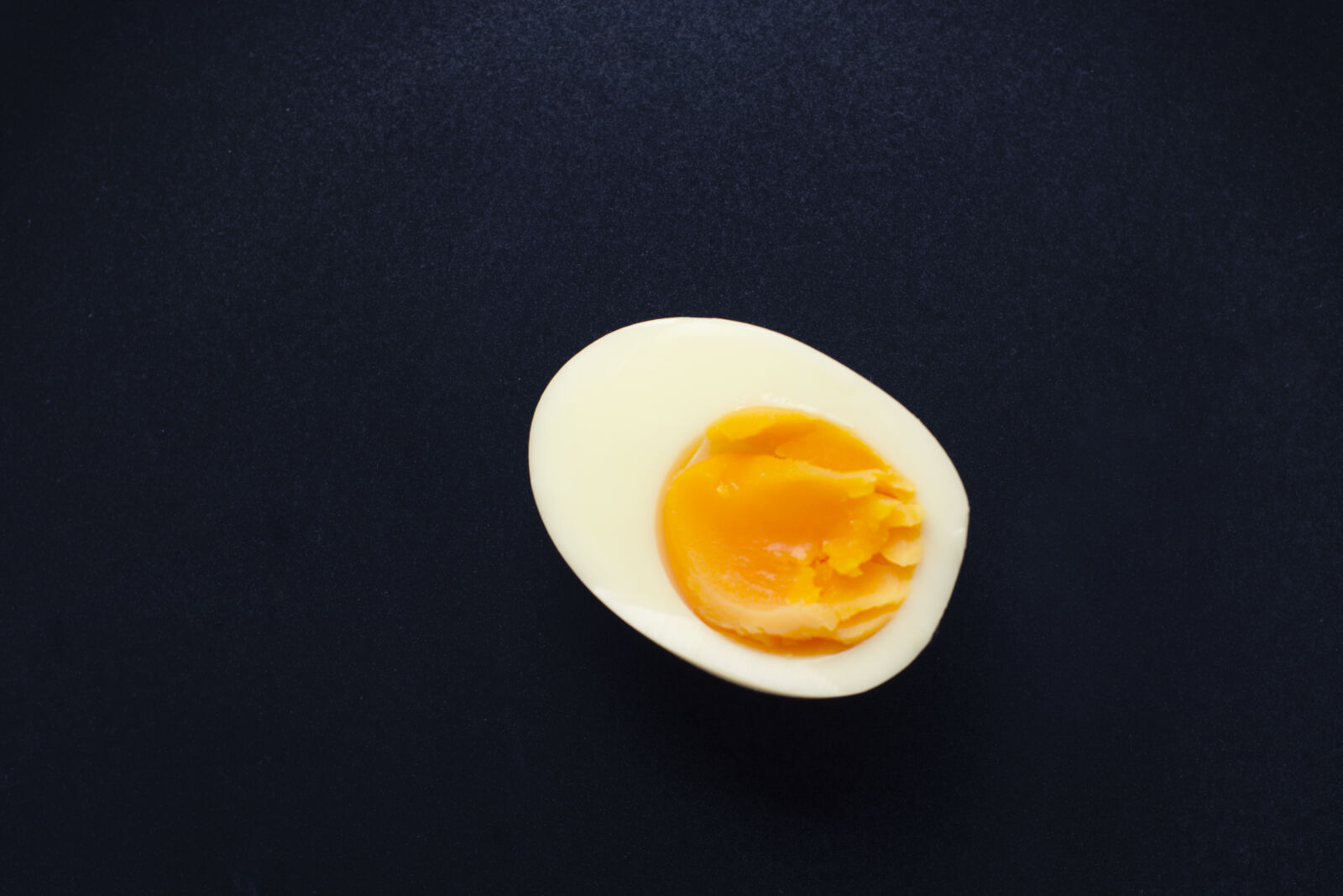 Nikon AF-S Nikkor 50mm F1.4G sample photo. Egg, food, theme, minimalism photography