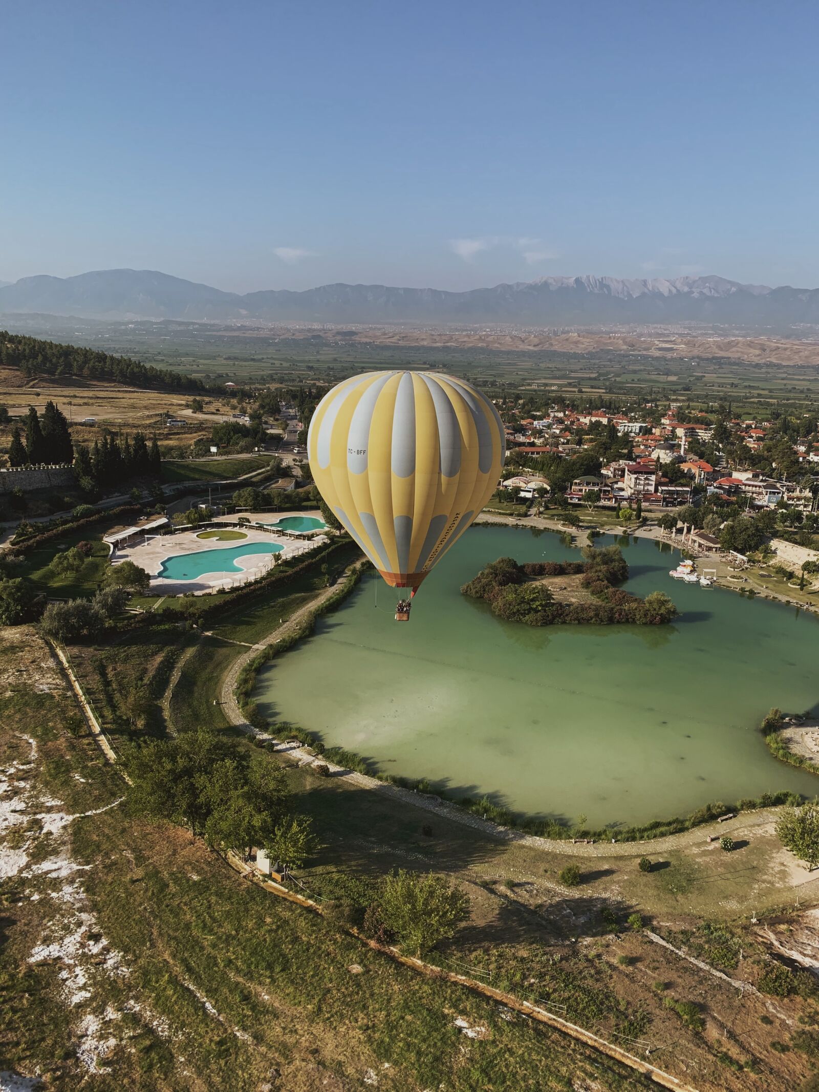 Apple iPhone XR sample photo. Balloon, the aerial image photography