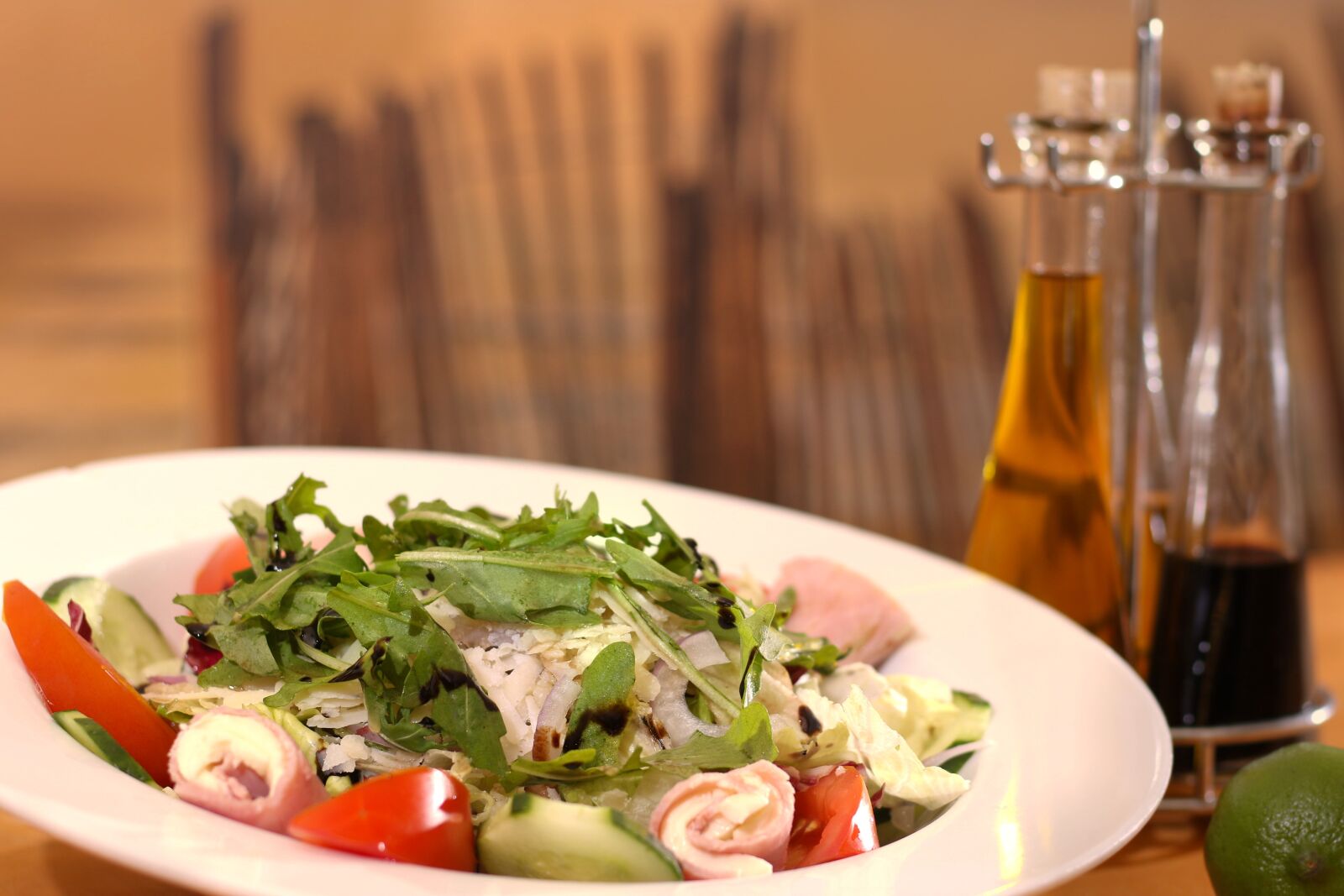Canon EOS 7D Mark II sample photo. Salad, tomatoes, cheese photography