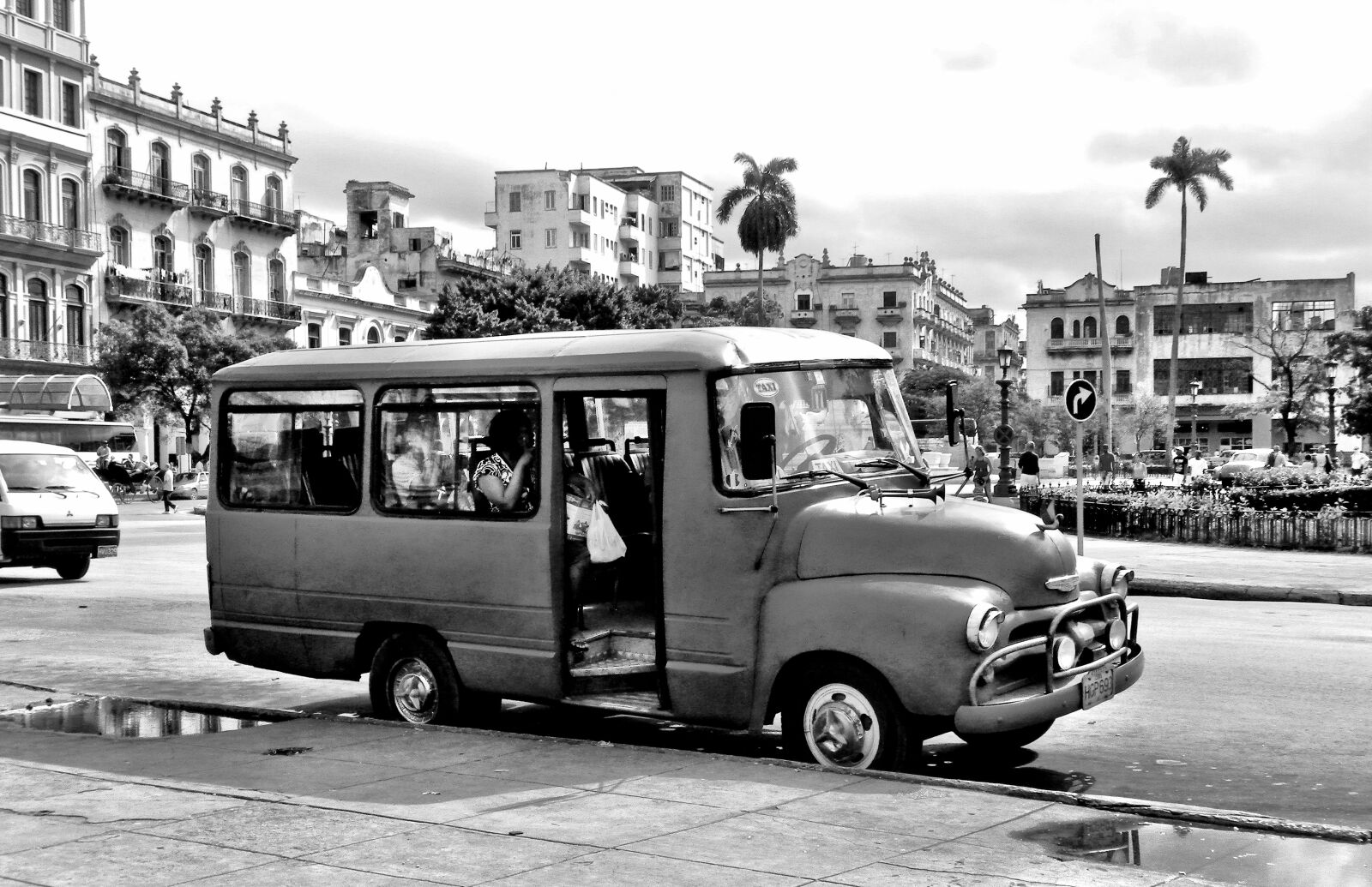 Kodak EasyShare Z981 sample photo. Vat, old cars, old photography