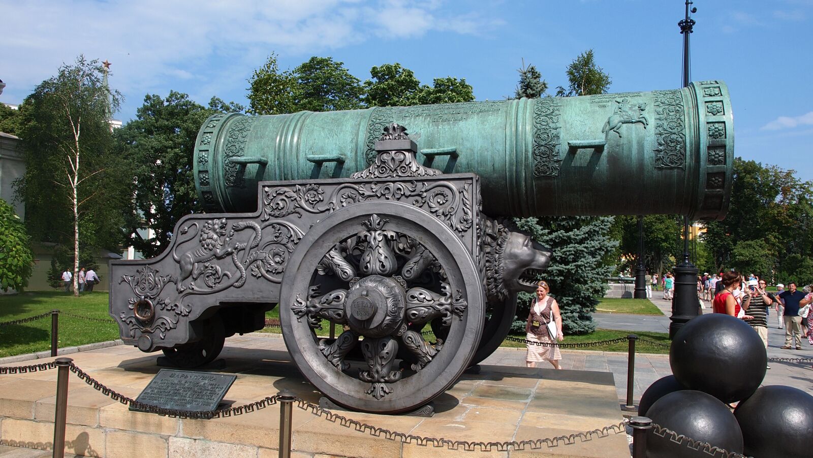 Olympus E-5 sample photo. Gun, kremlin, moscow photography