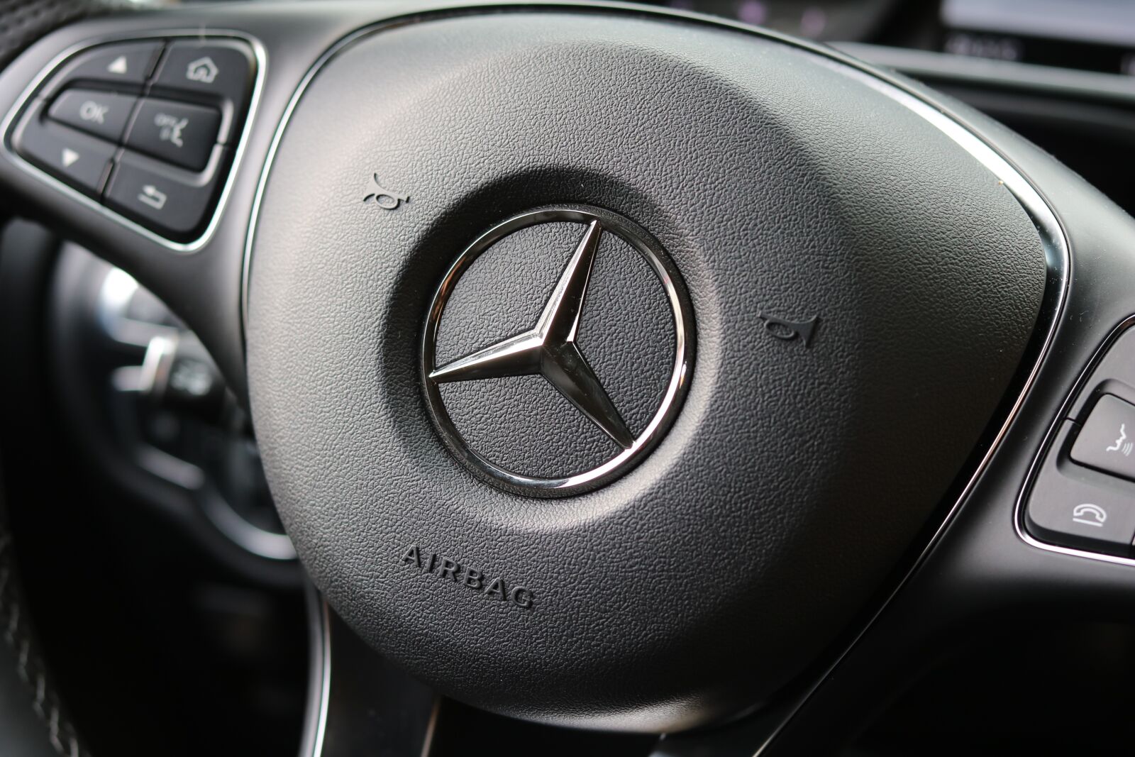 Canon EOS 750D (EOS Rebel T6i / EOS Kiss X8i) sample photo. Steering wheel, mercedes benz photography