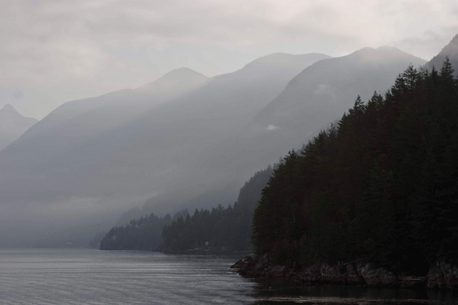 Canon EOS 20D sample photo. Mountains, fog, landscape photography
