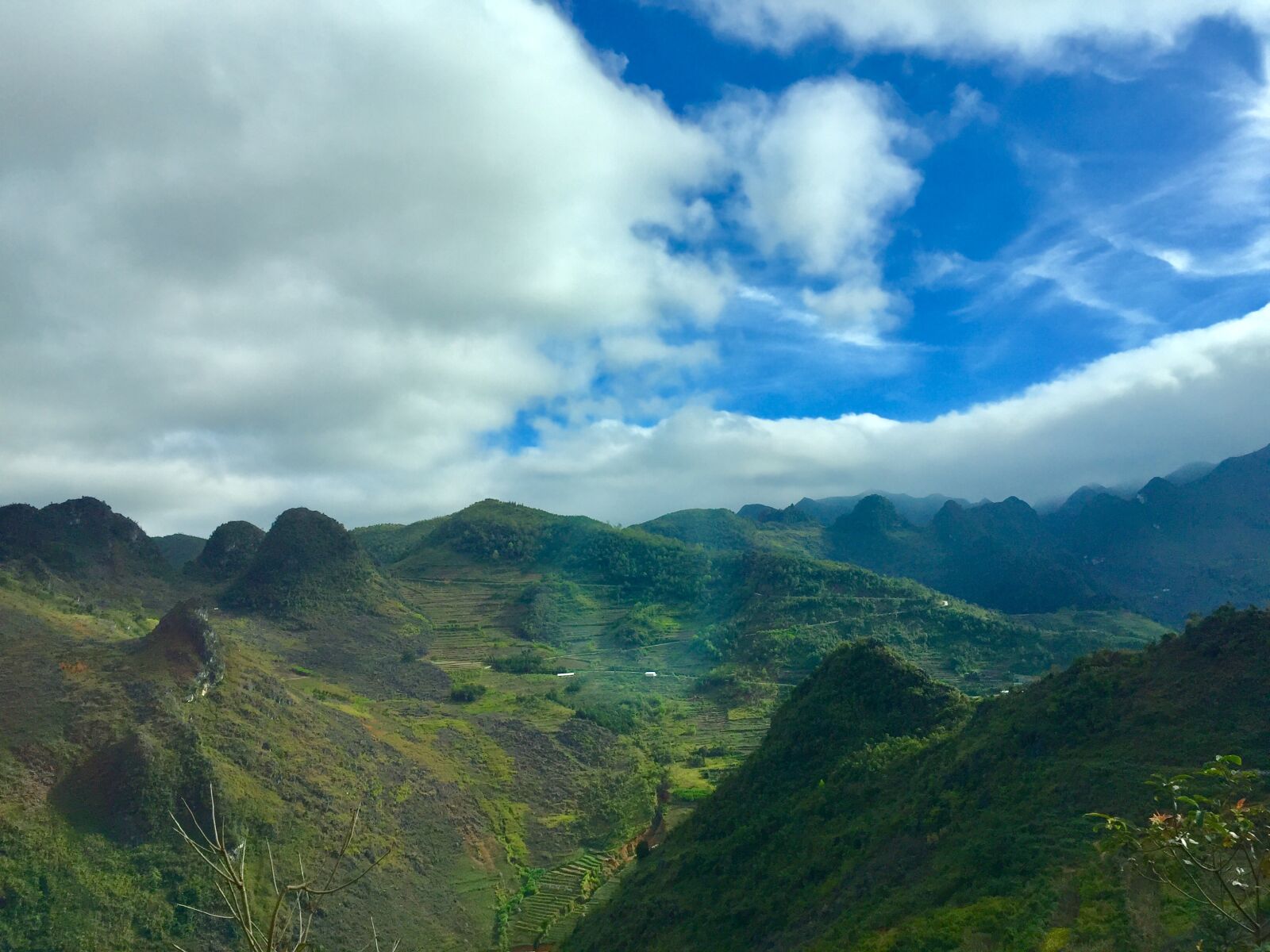iPhone 6 Plus back camera 4.15mm f/2.2 sample photo. Scenic, view, of, mountains photography