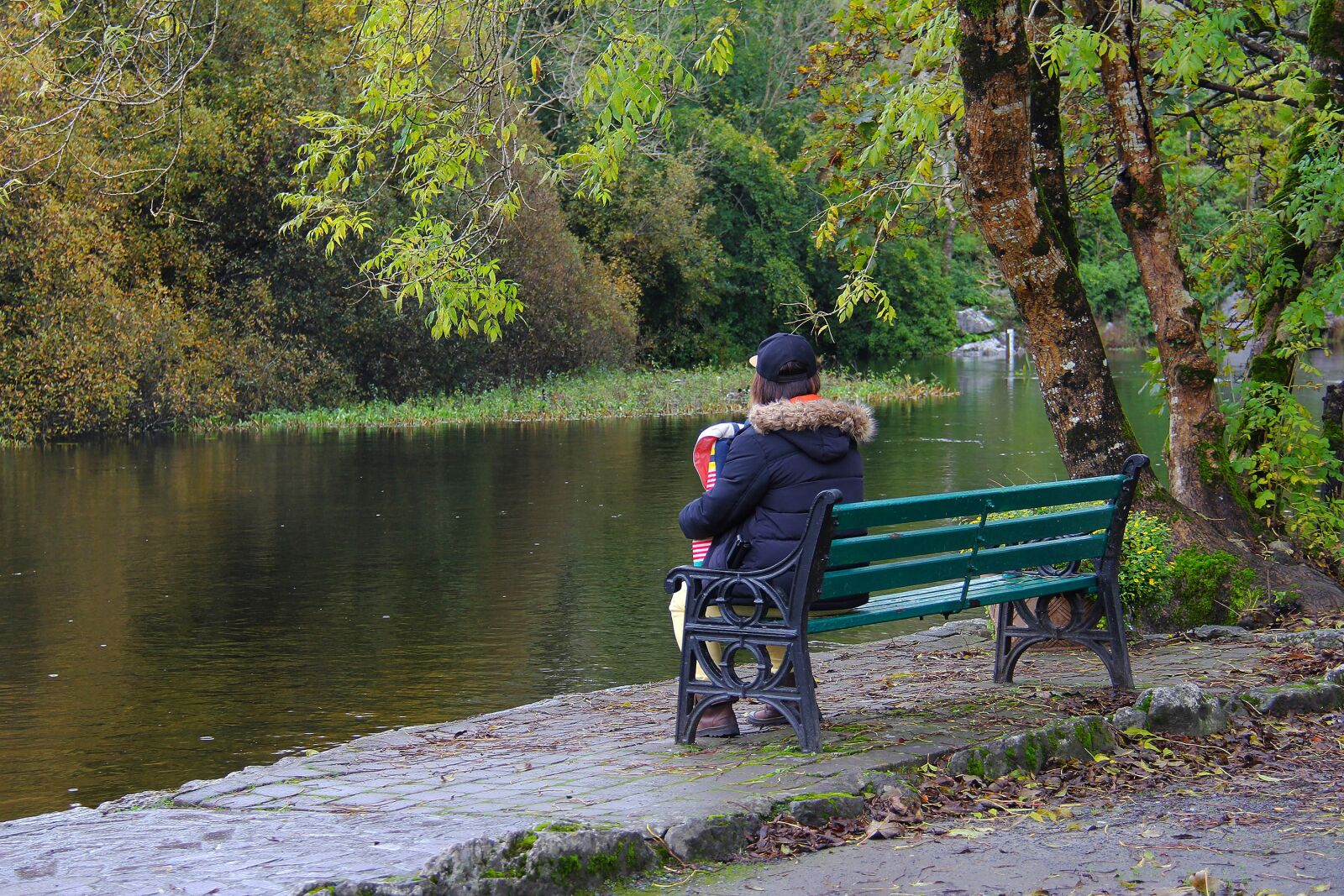 Canon EF-S 18-200mm F3.5-5.6 IS sample photo. Relaxing, enjoying, cong village photography