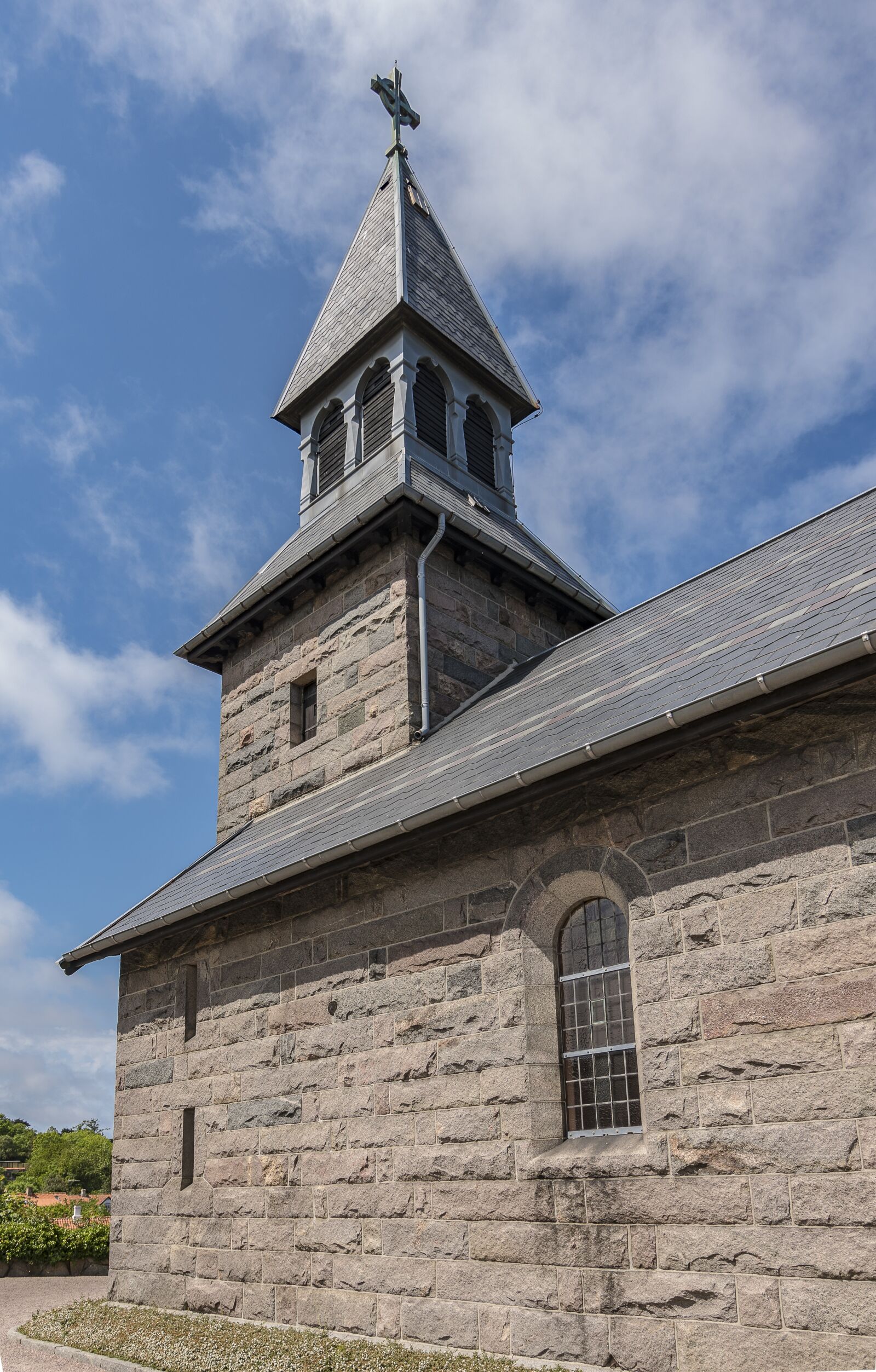 Tokina AT-X Pro 11-16mm F2.8 DX II sample photo. Church, tower, architecture photography