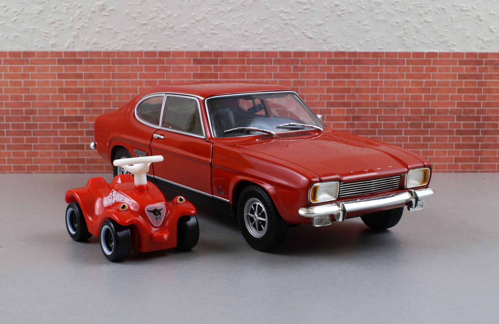 Sony DT 18-70mm F3.5-5.6 sample photo. Model car, ford, ford photography