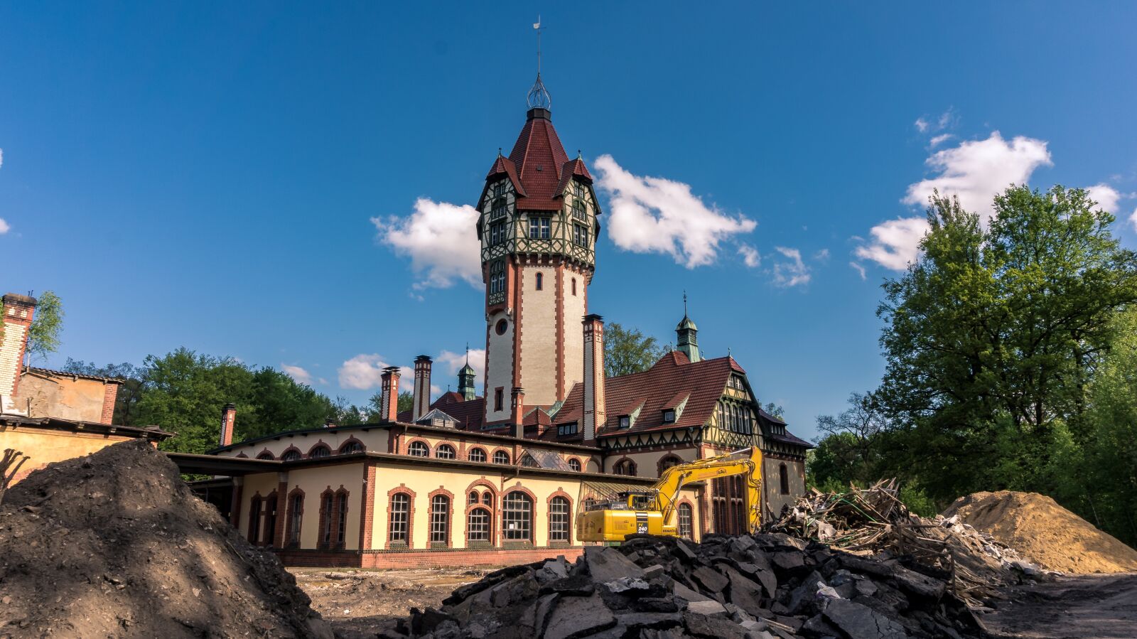 Sony Alpha a5000 (ILCE 5000) sample photo. Tower, building, architecture photography