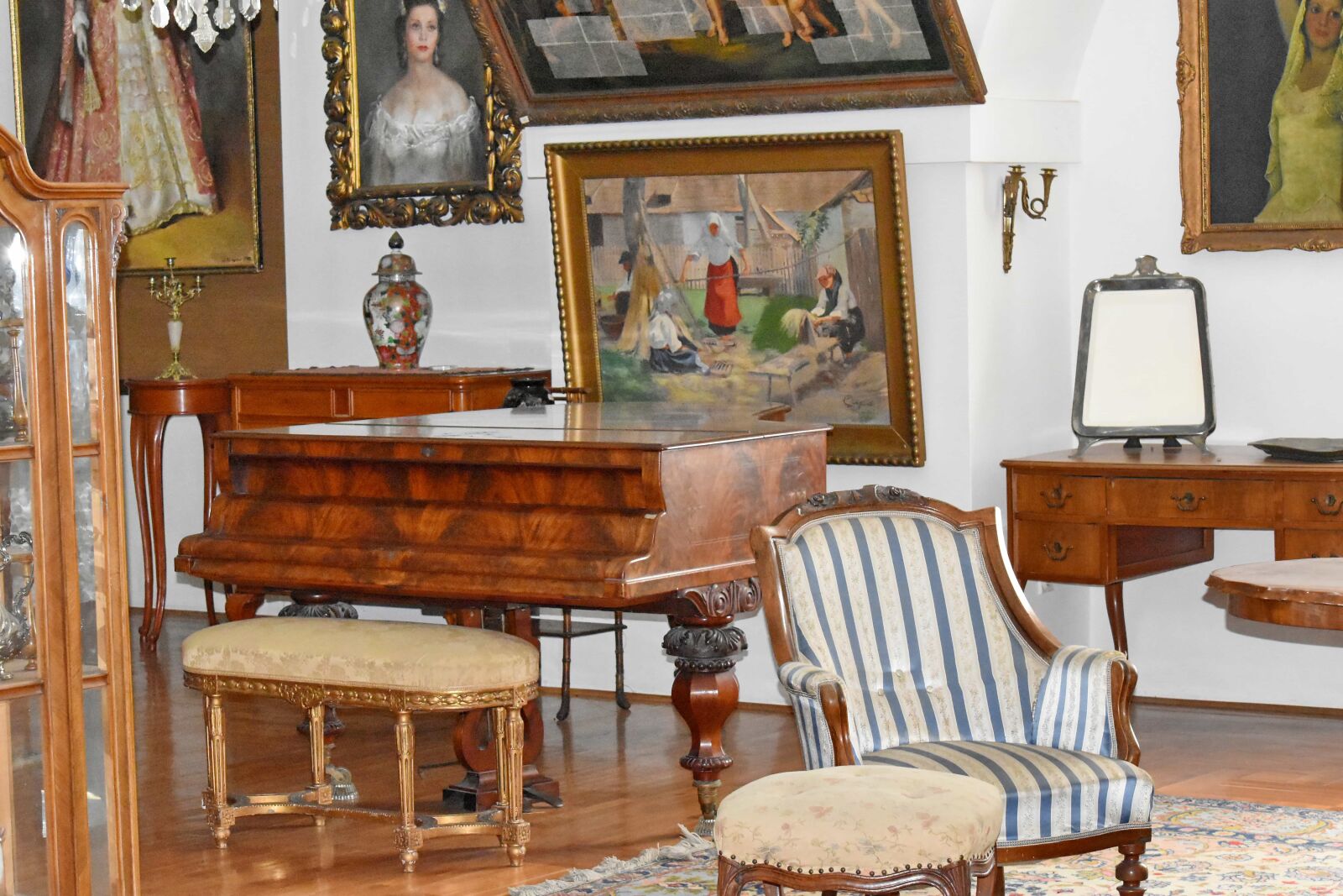 Nikon D5500 sample photo. Furniture, piano, stool, chair photography
