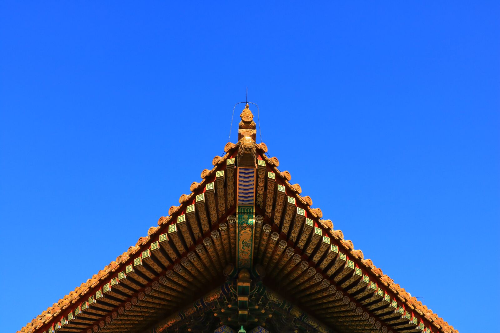 Canon EOS 760D (EOS Rebel T6s / EOS 8000D) sample photo. Building, roof photography