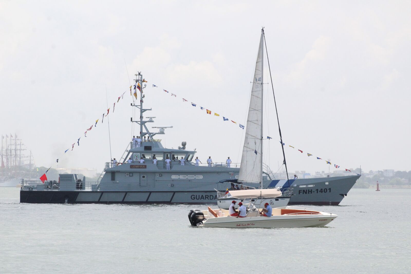 Canon EOS 1300D (EOS Rebel T6 / EOS Kiss X80) sample photo. Boats, cartagena, colombia photography