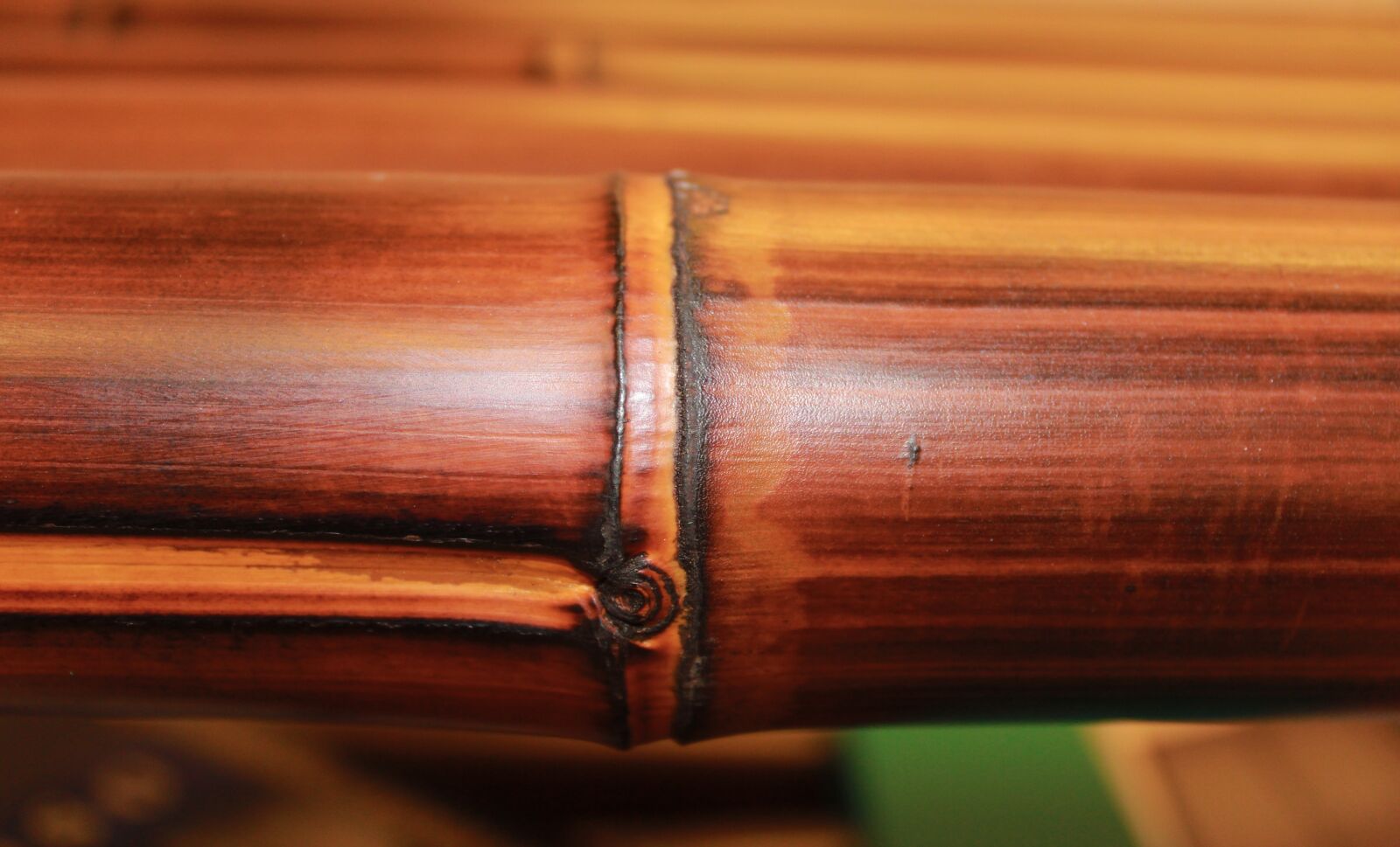 Canon EOS 600D (Rebel EOS T3i / EOS Kiss X5) sample photo. Wood, old, inside photography
