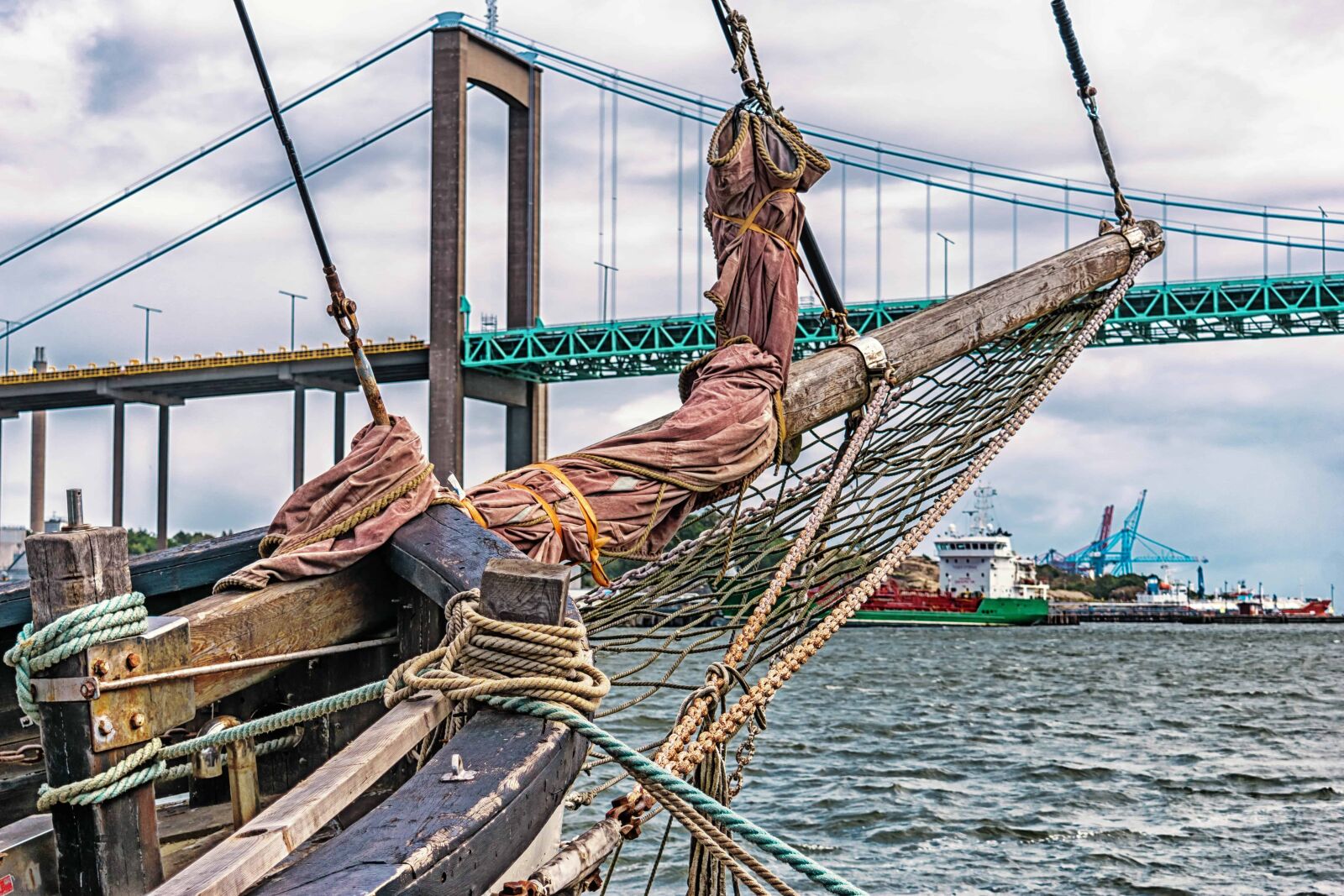 Nikon D3300 sample photo. Rope, water, sky, ship photography