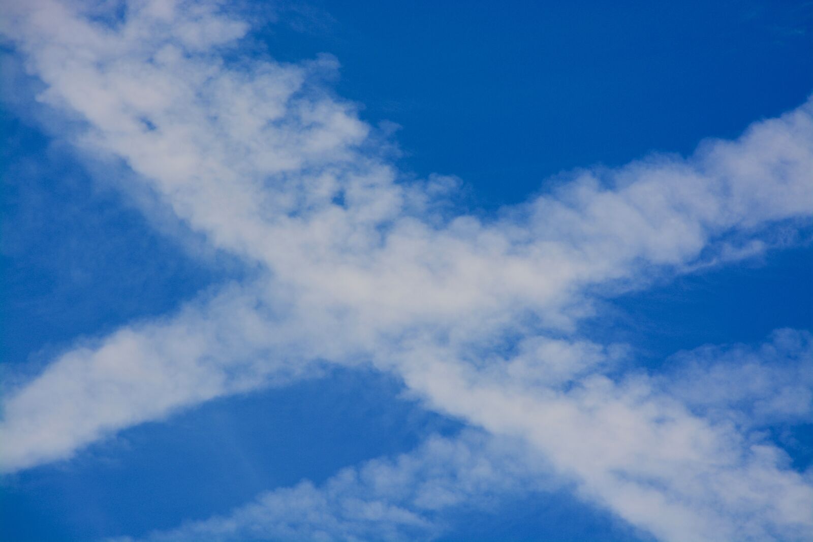 Nikon D5200 sample photo. Clouds, whites, sky photography