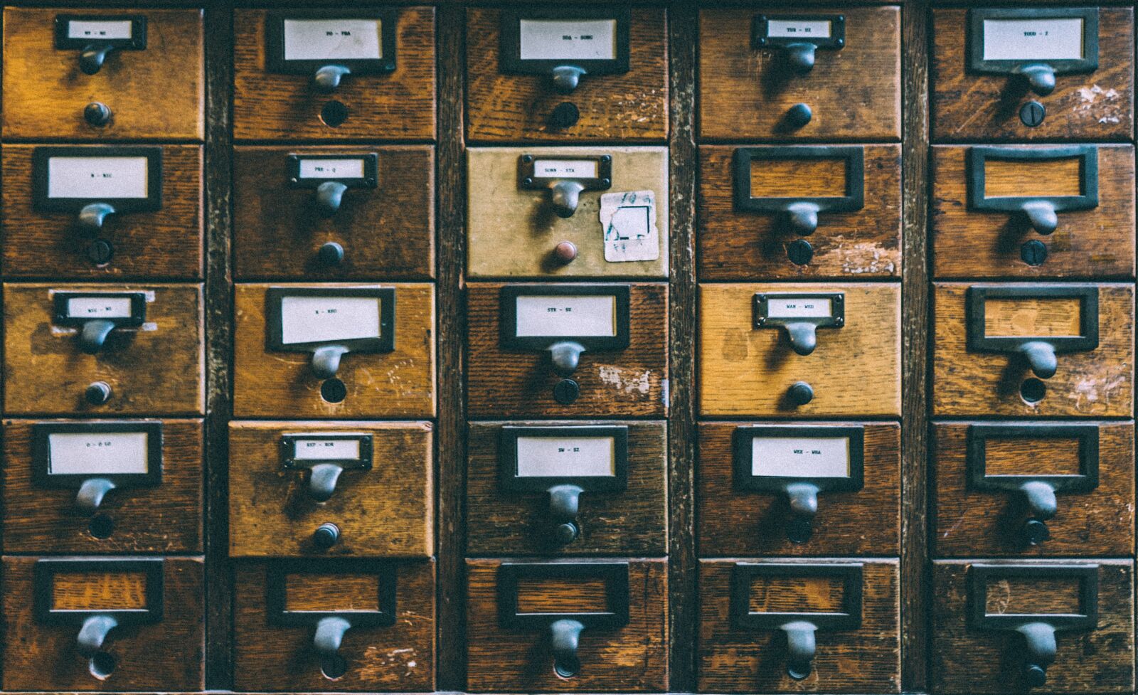 Sony a7 II + Sony FE 28-70mm F3.5-5.6 OSS sample photo. Boxes, drawers, mailboxes photography