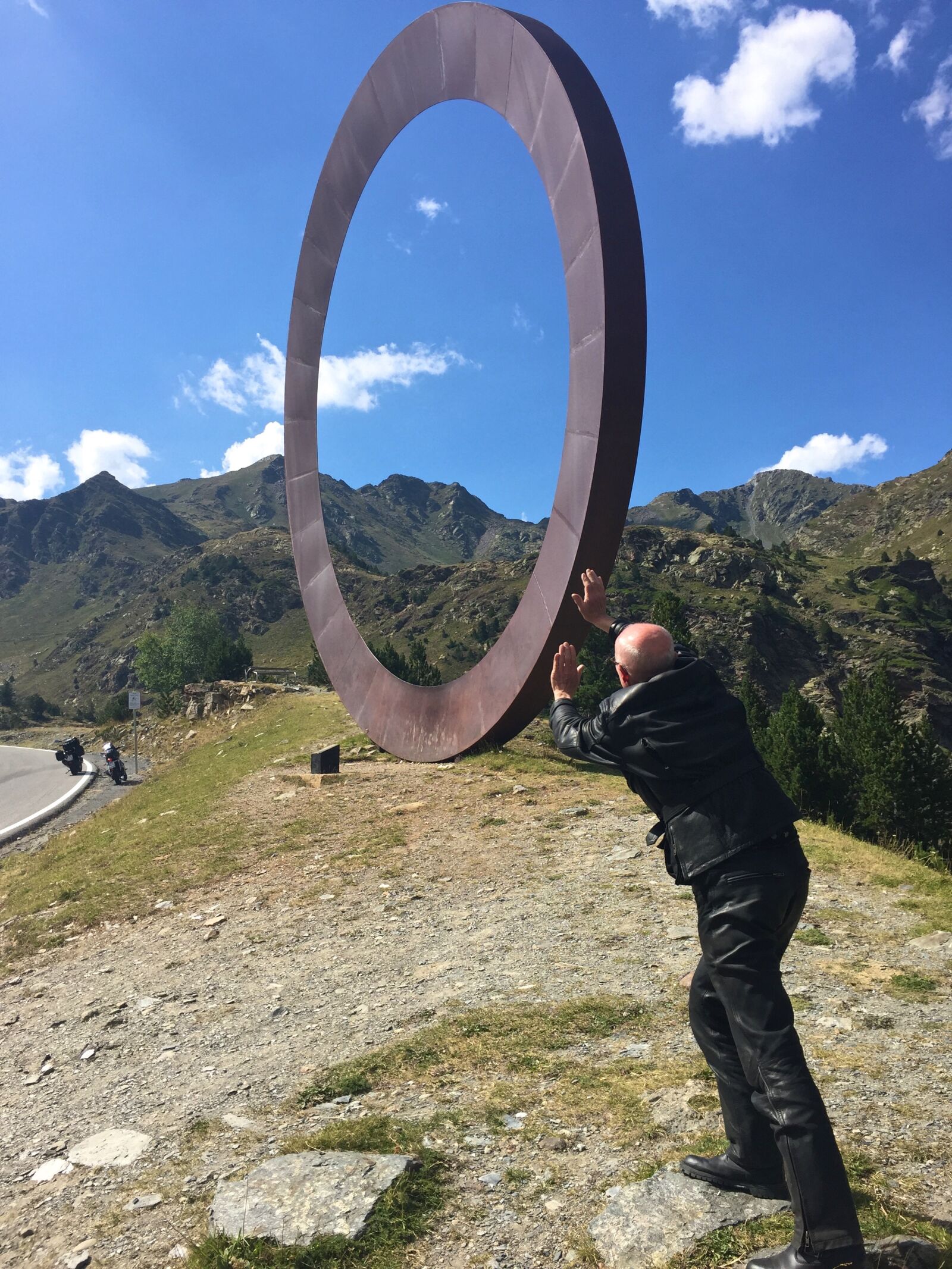 iPhone 6 back camera 4.15mm f/2.2 sample photo. Artwork, sculpture, monument photography