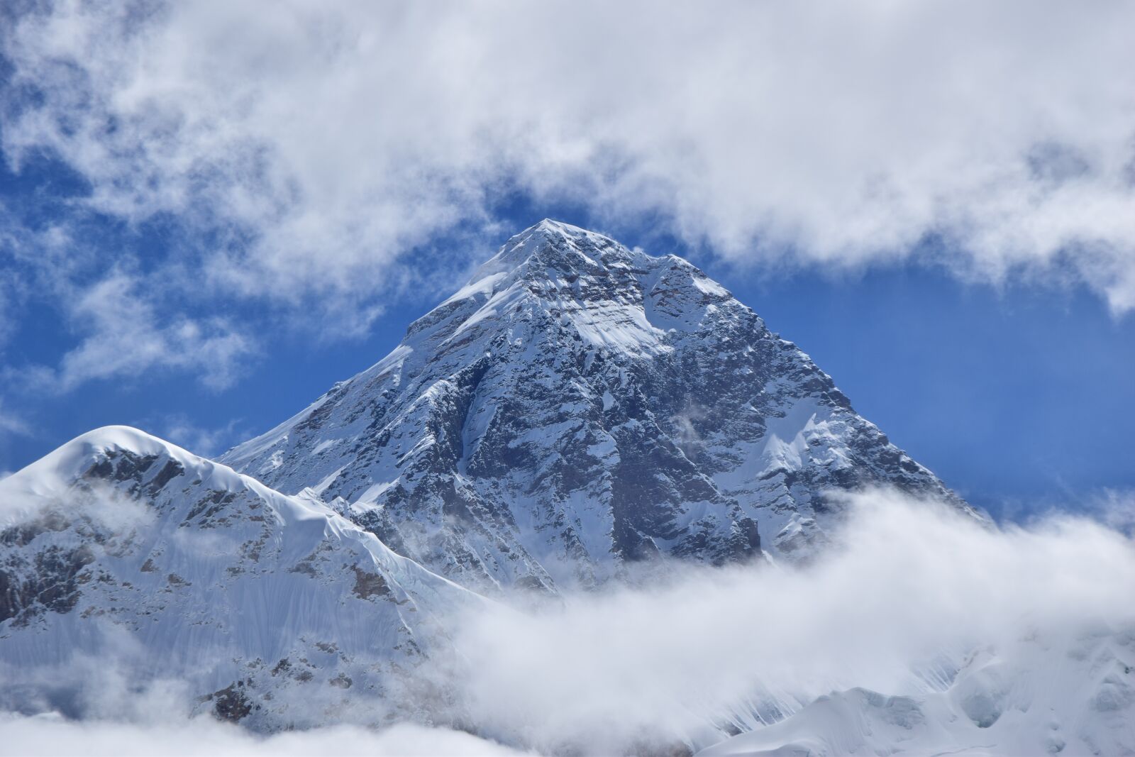 Nikon D5300 sample photo. Everest, trekking, clouds photography